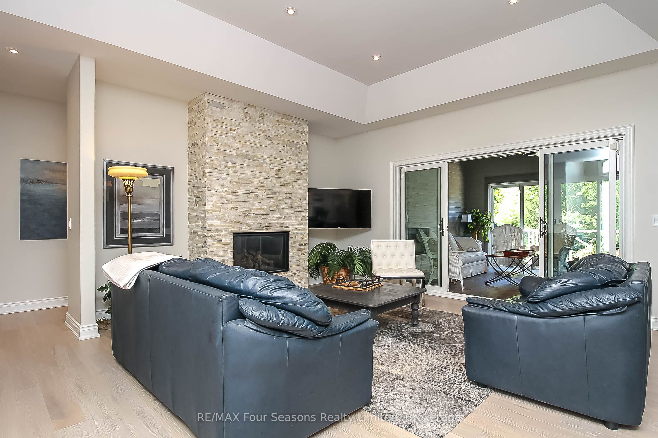120 Schoolhouse Court Property Photo 6