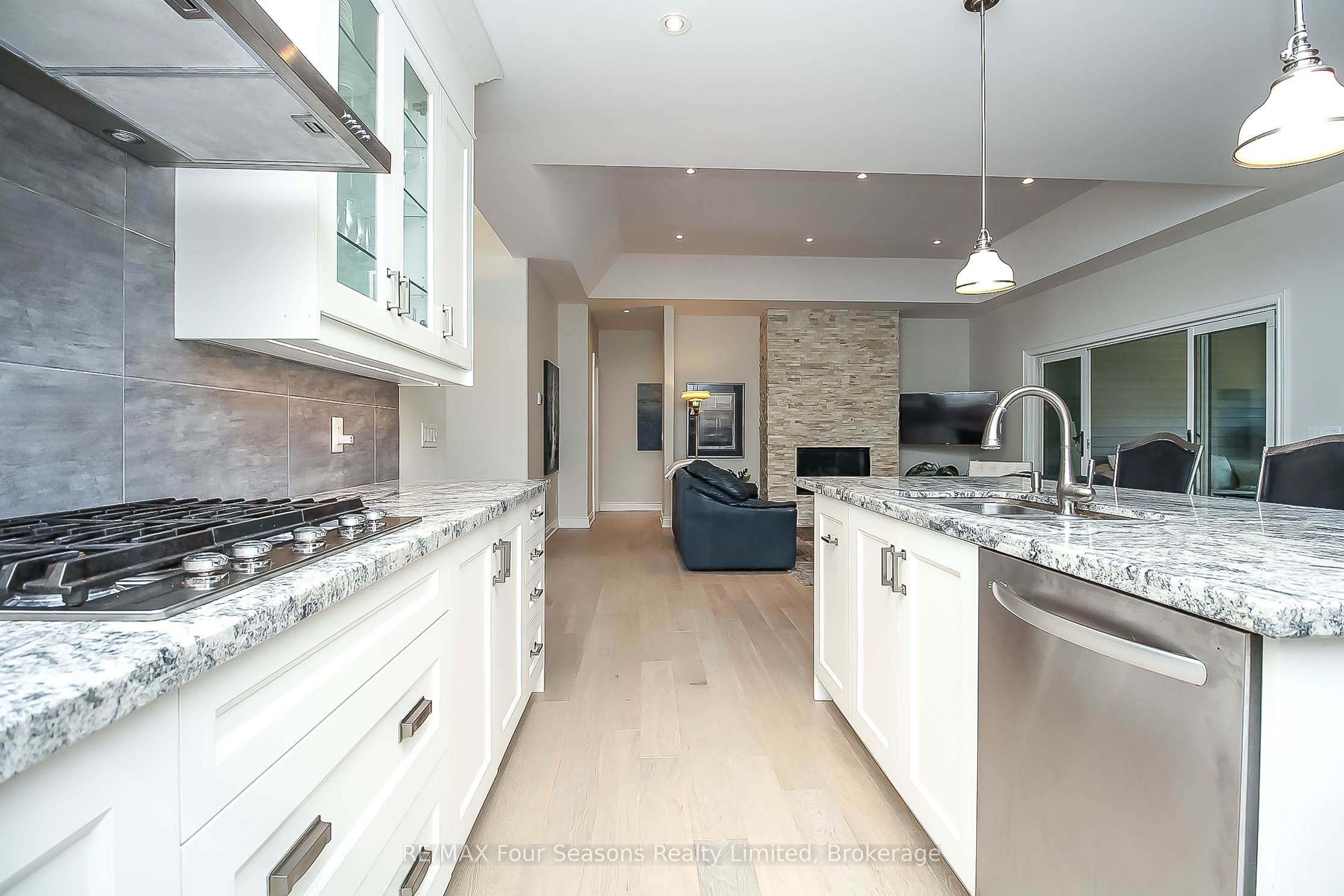 120 Schoolhouse Court Property Photo 16