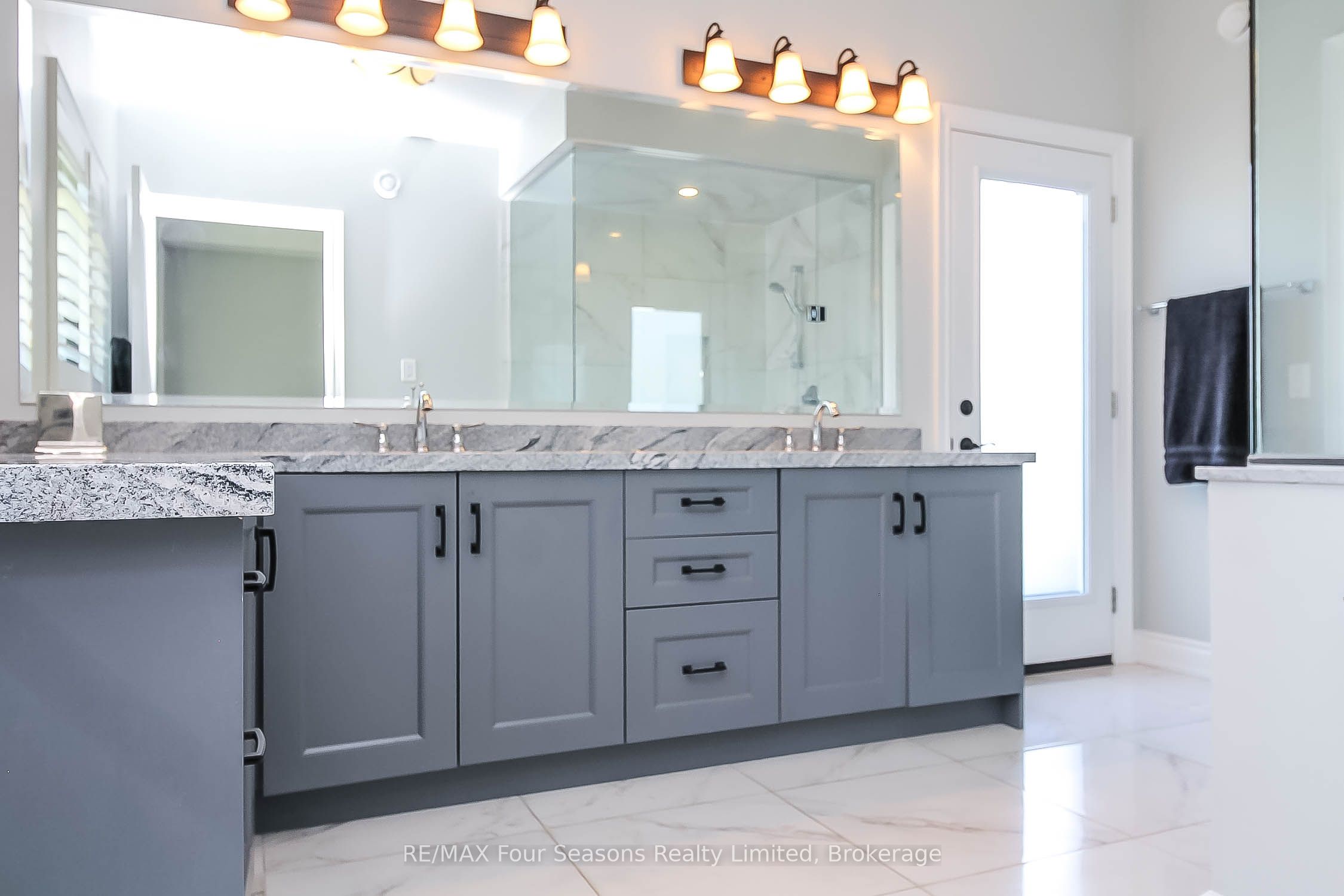 120 Schoolhouse Court Property Photo 31