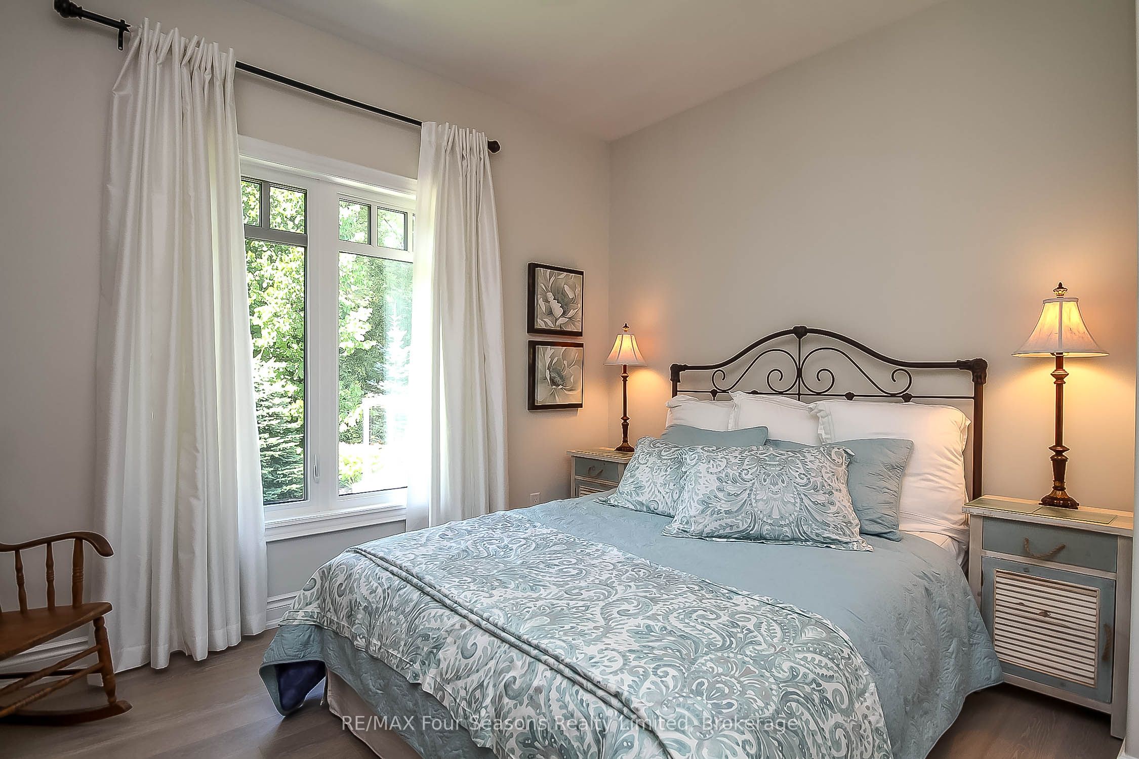 120 Schoolhouse Court Property Photo 41