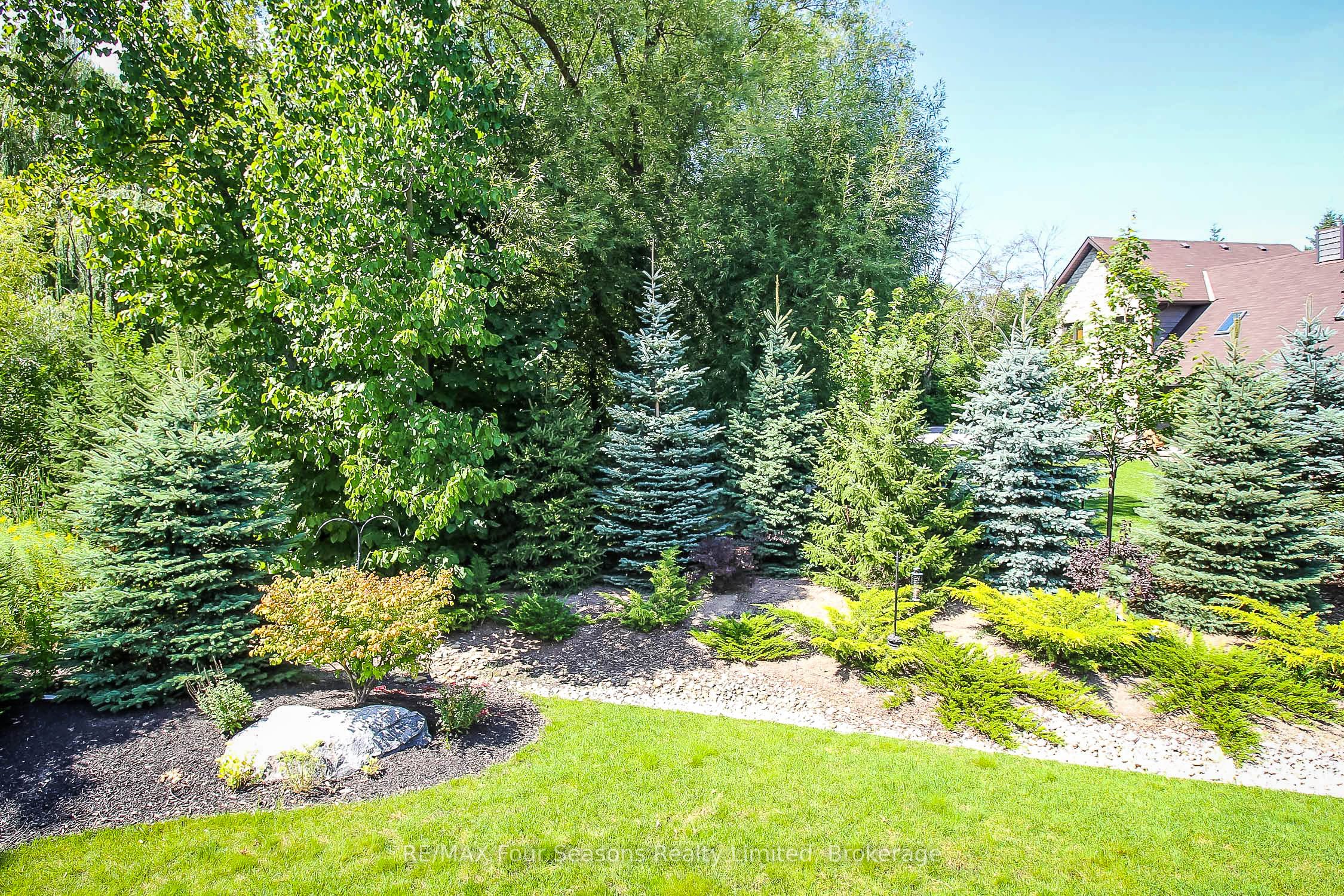 120 Schoolhouse Court Property Photo 46