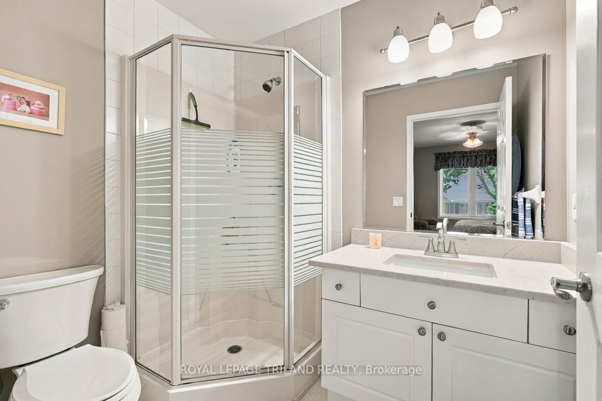 1337 Commissioners Road W 7 Property Photo 13