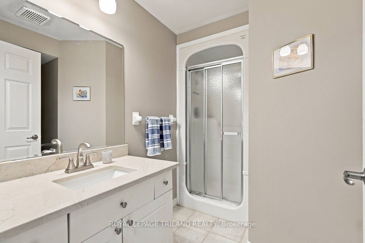 1337 Commissioners Road W 7 Property Photo 16