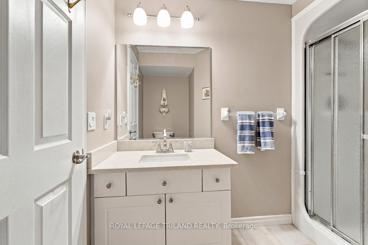 1337 Commissioners Road W 7 Property Photo 17