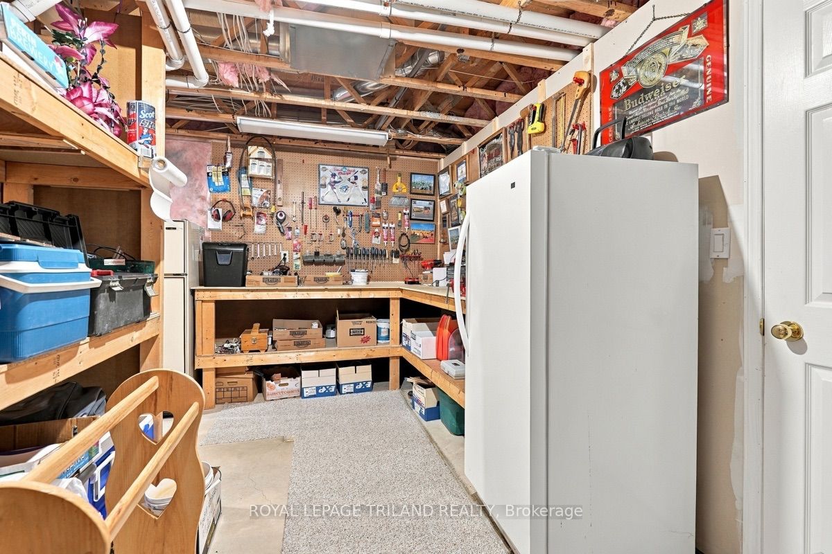 1337 Commissioners Road W 7 Property Photo 19
