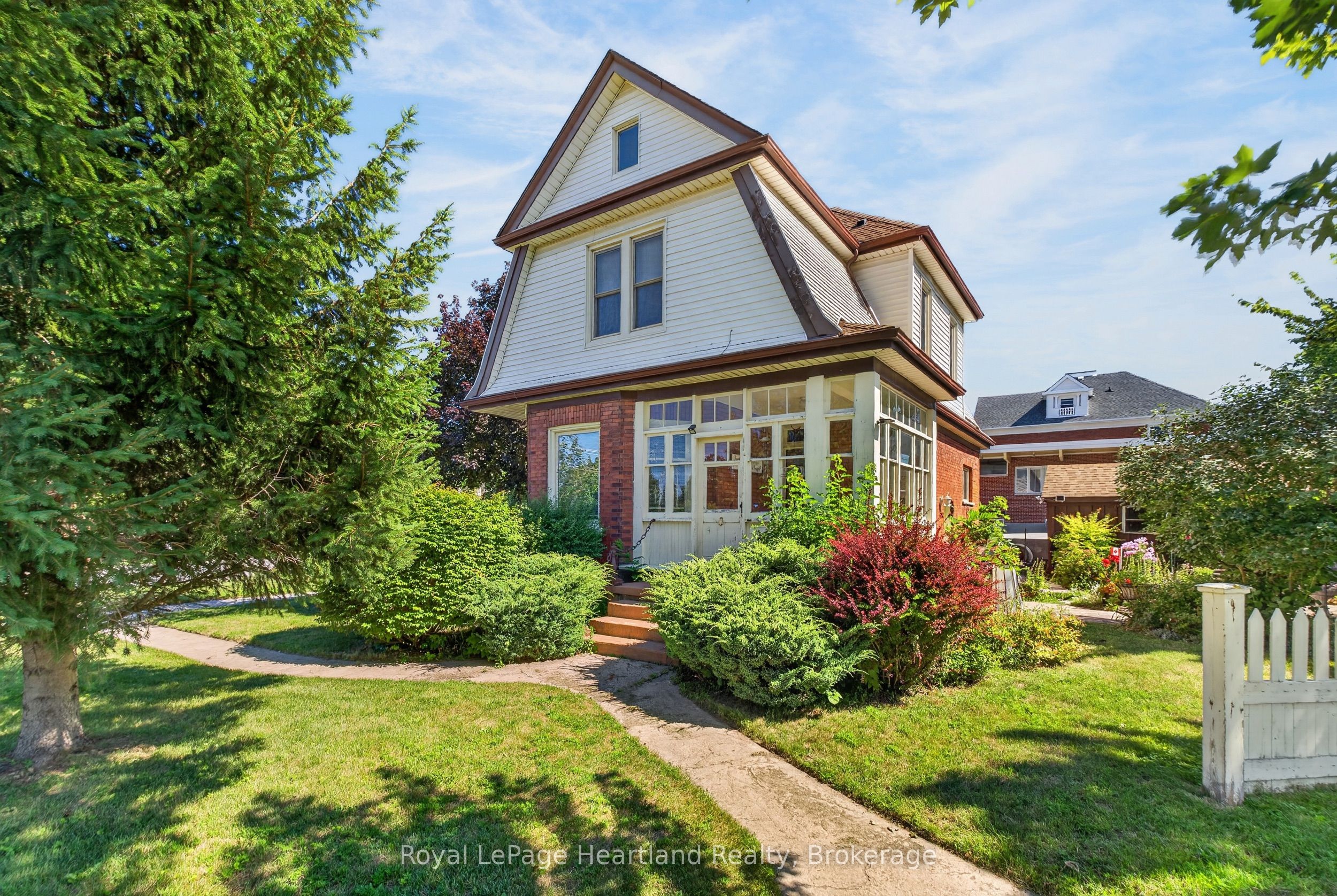 85 Montreal Street Property Photo 1