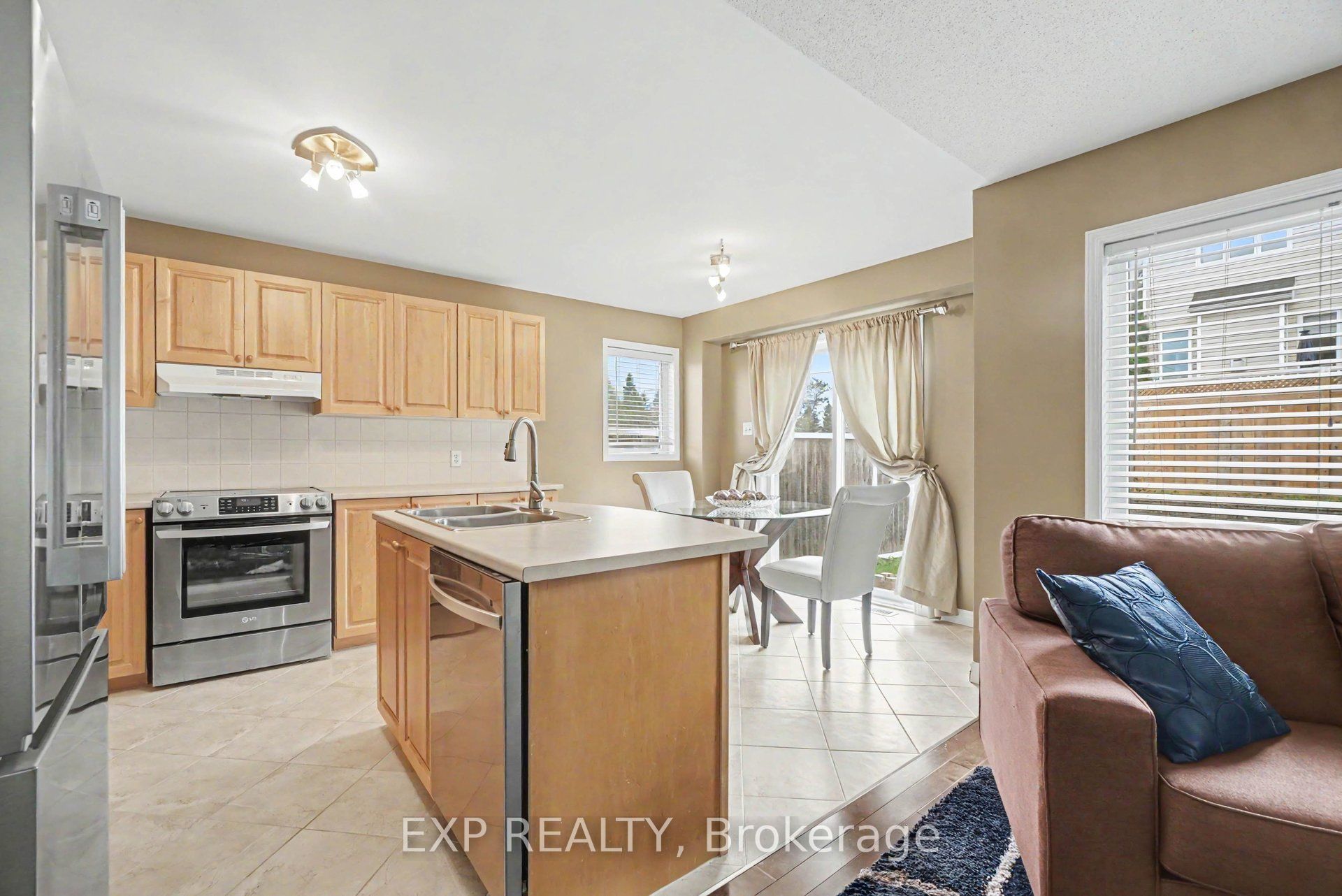 100 Rocky Hill Drive Property Photo 7