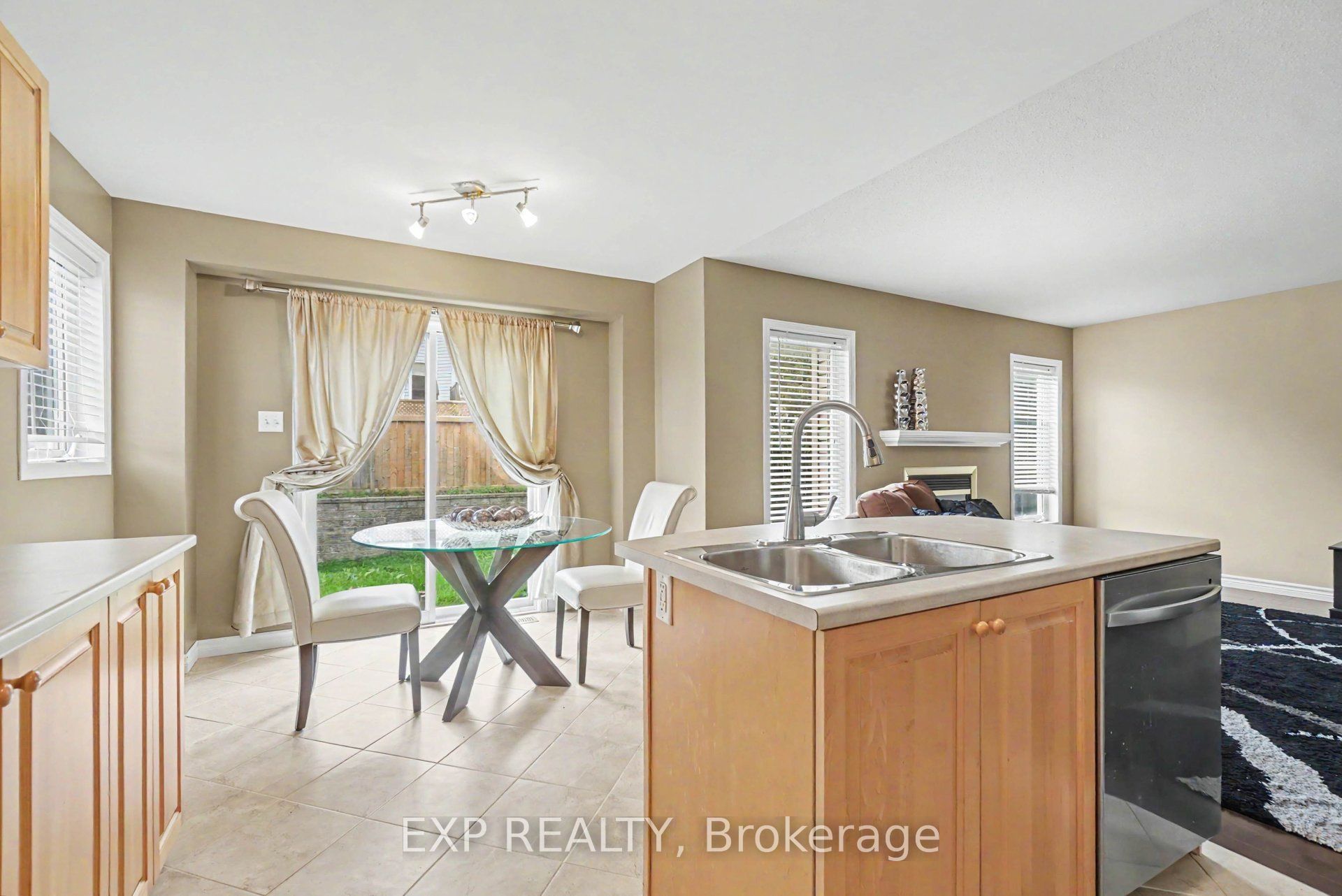 100 Rocky Hill Drive Property Photo 8
