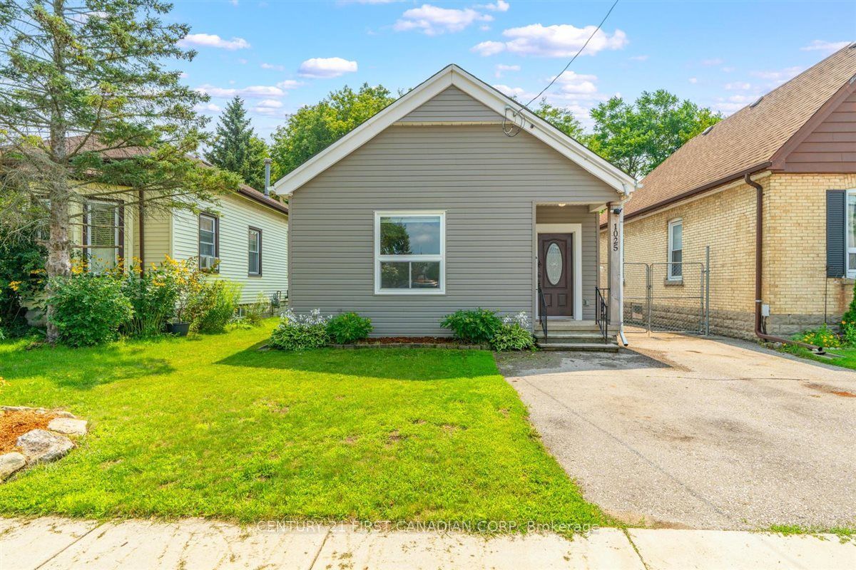 1025 King Street Property Photo 2
