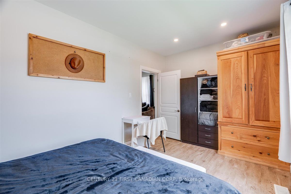 1025 King Street Property Photo 5