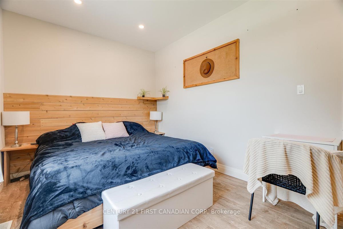 1025 King Street Property Photo 6