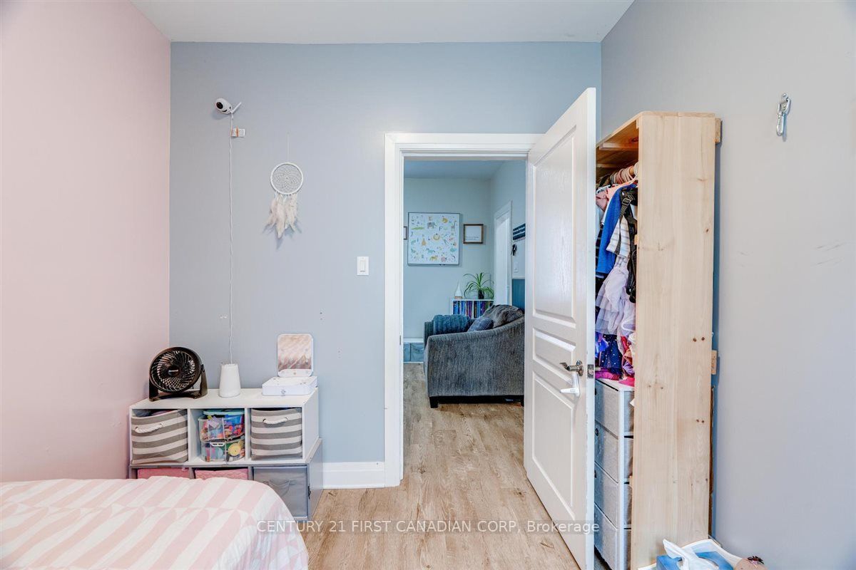 1025 King Street Property Photo 10