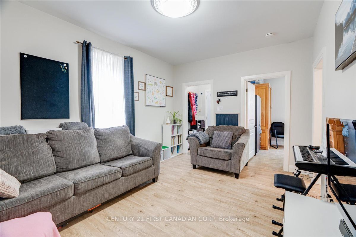 1025 King Street Property Photo 11