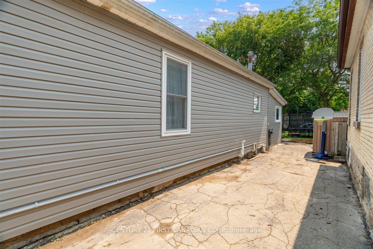 1025 King Street Property Photo 31