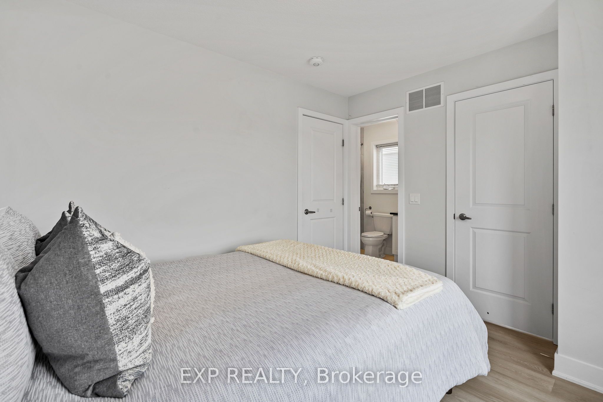 115 Shoreview Place 6 Property Photo 20