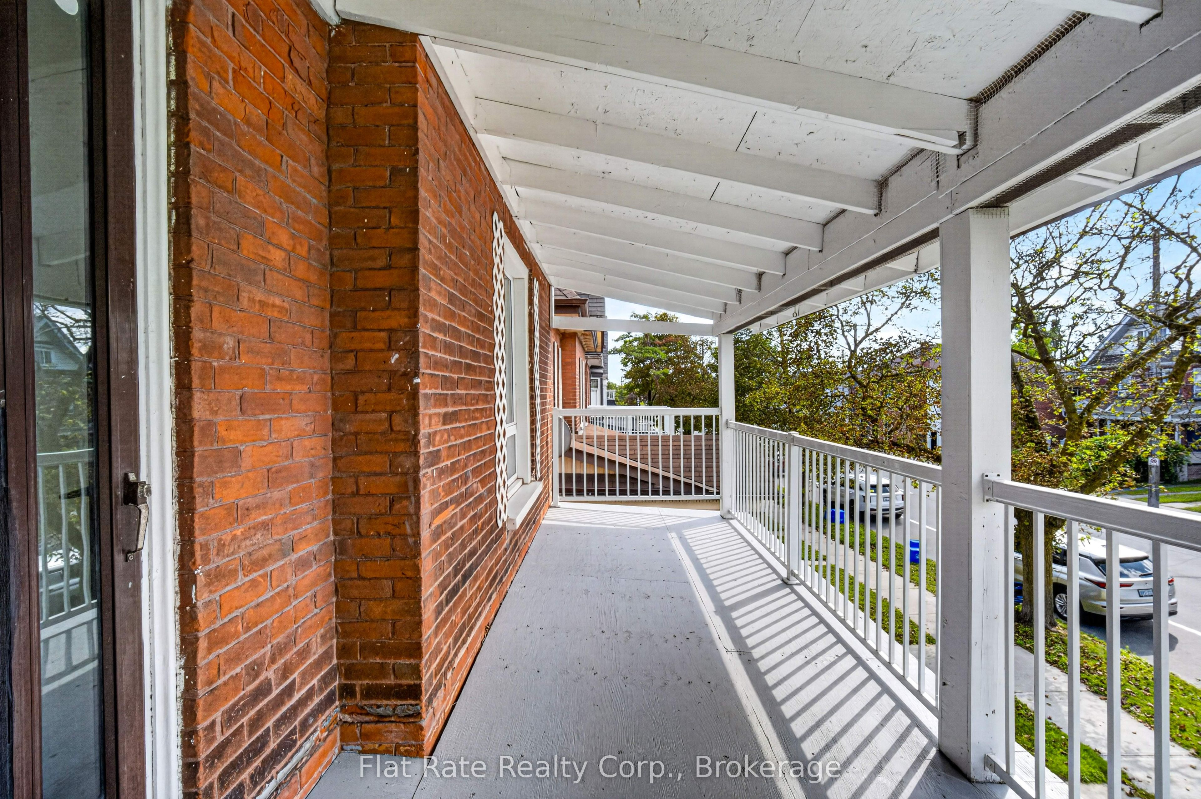 660 George Street N Property Photo 22