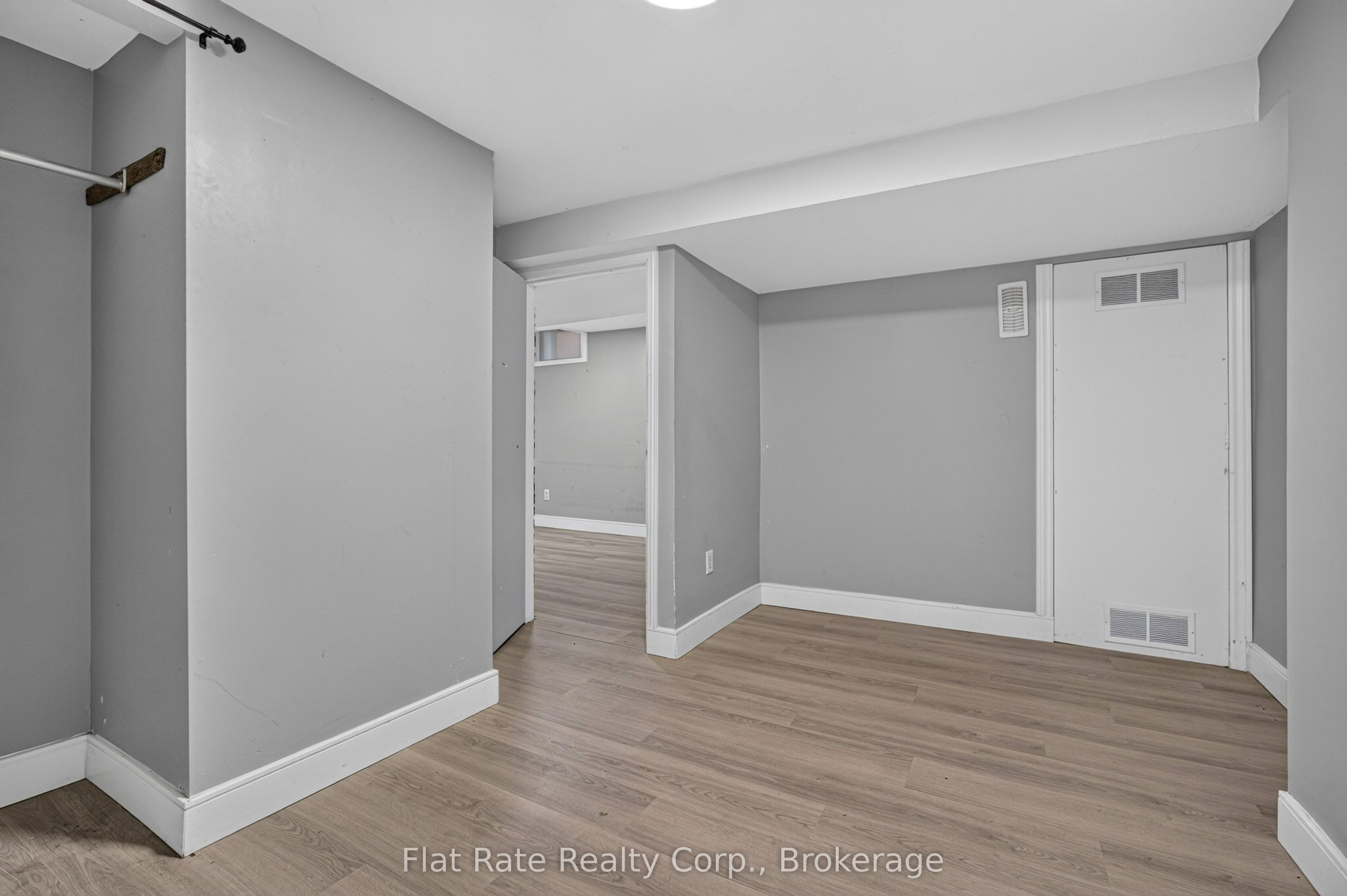 660 George Street N Property Photo 38