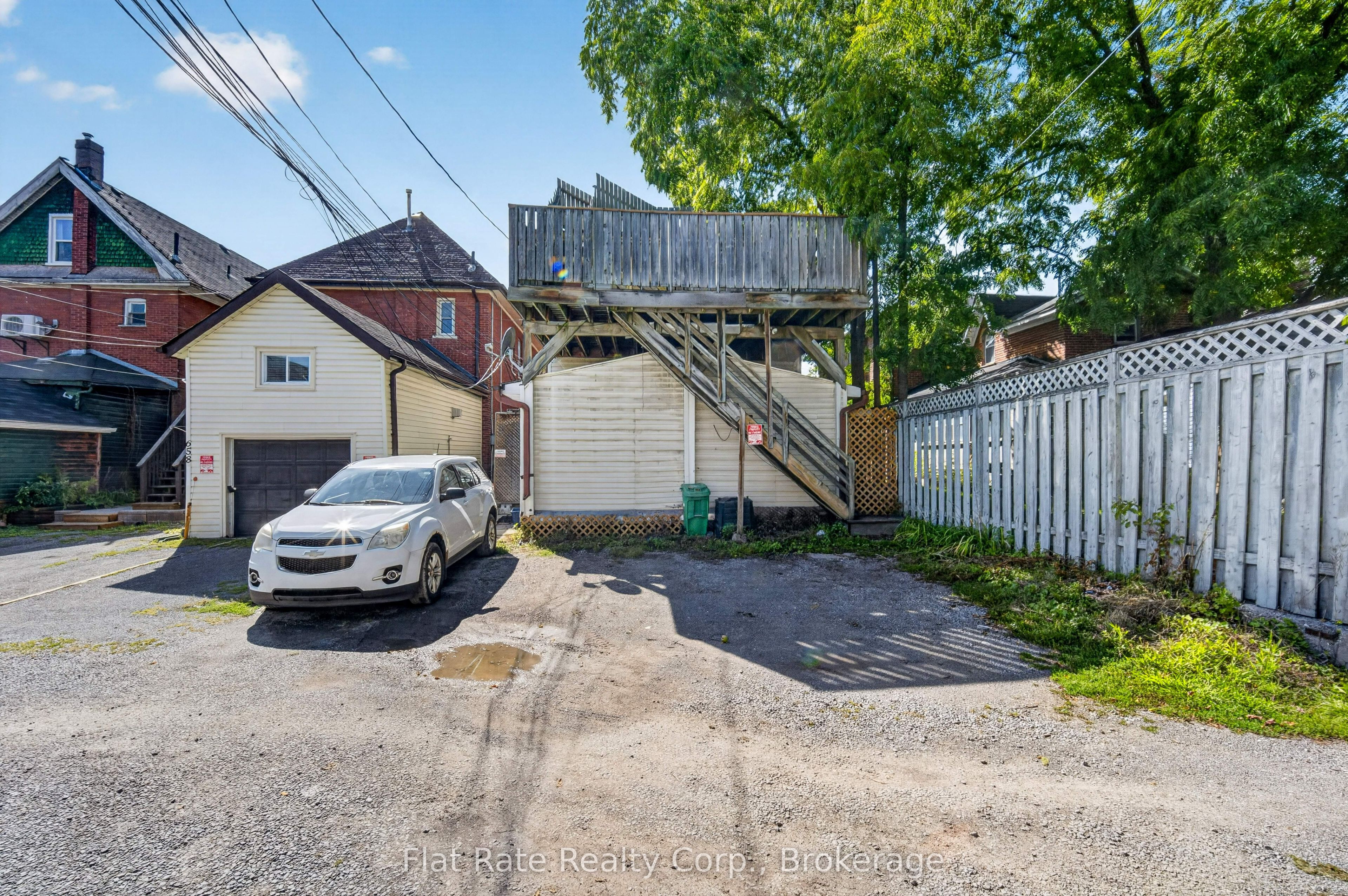 660 George Street N Property Photo 40