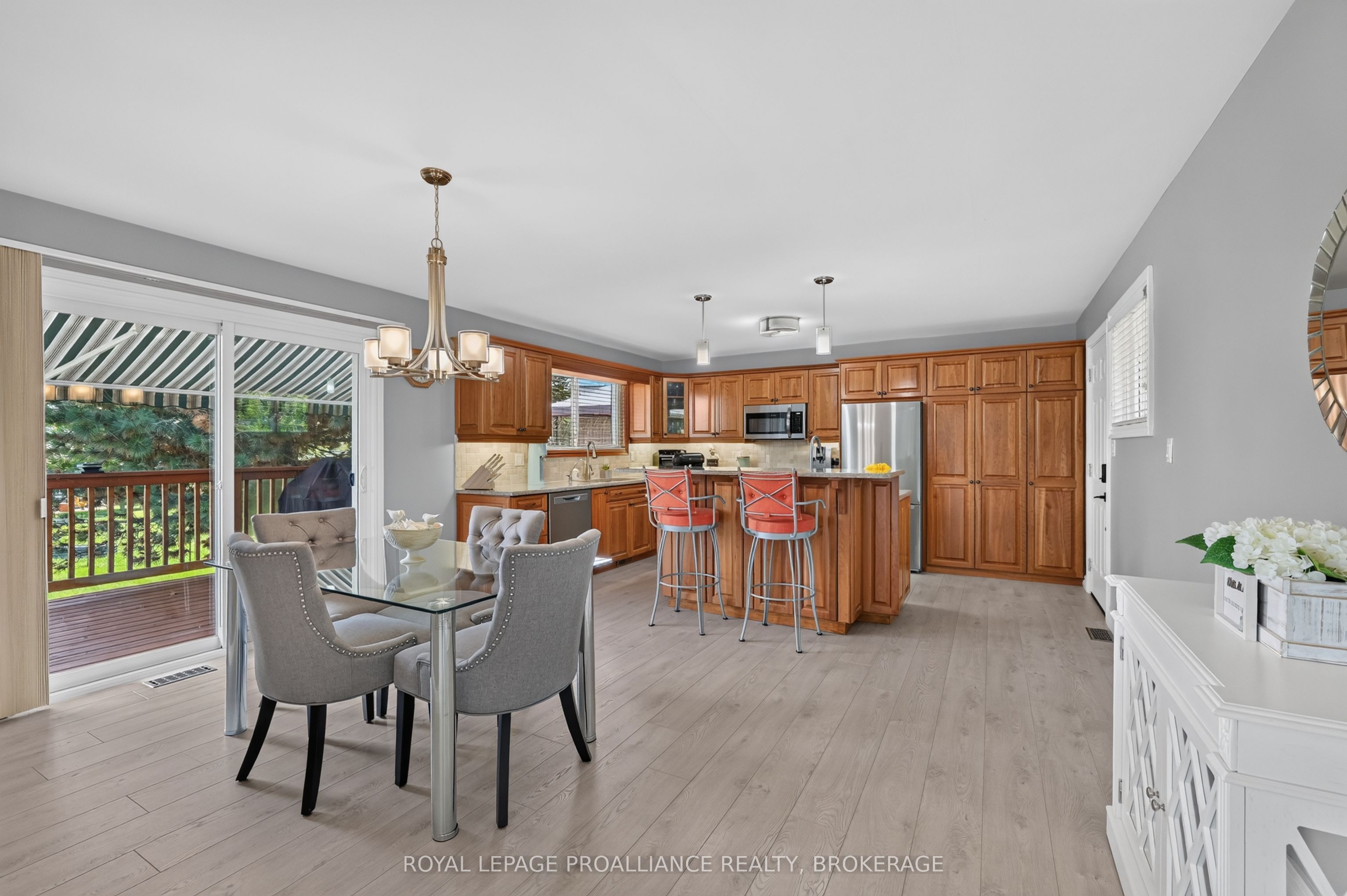 38 Willowbank Road W Property Photo 9