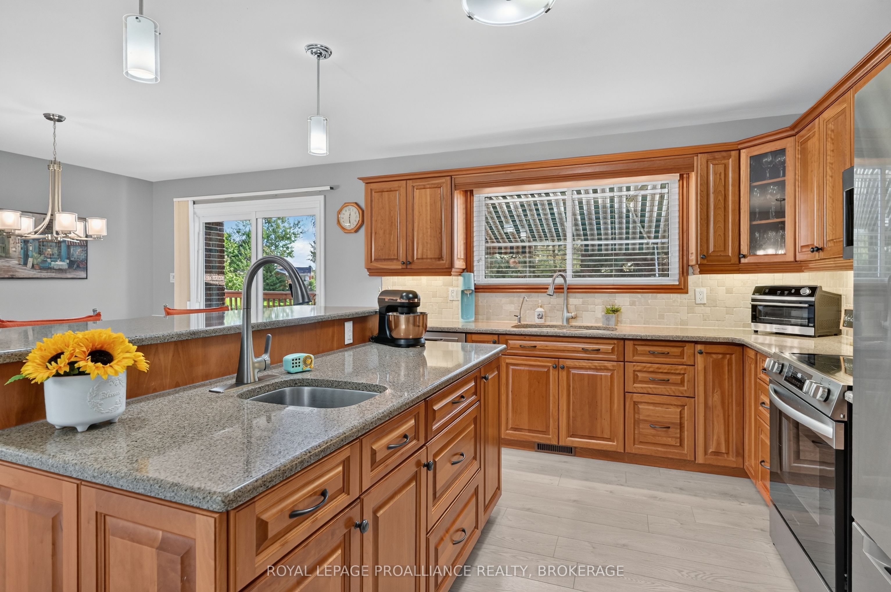 38 Willowbank Road W Property Photo 11