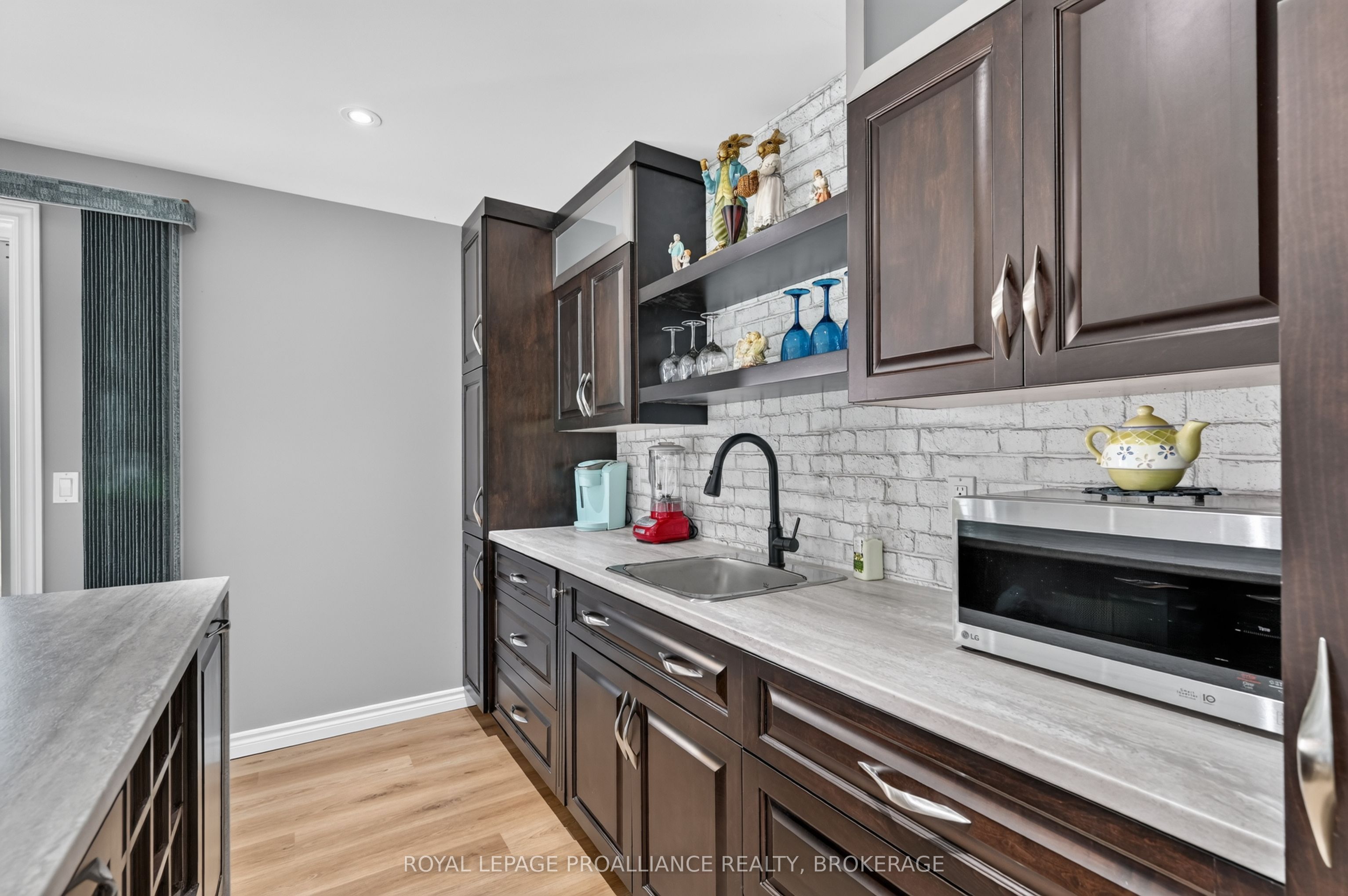 38 Willowbank Road W Property Photo 26