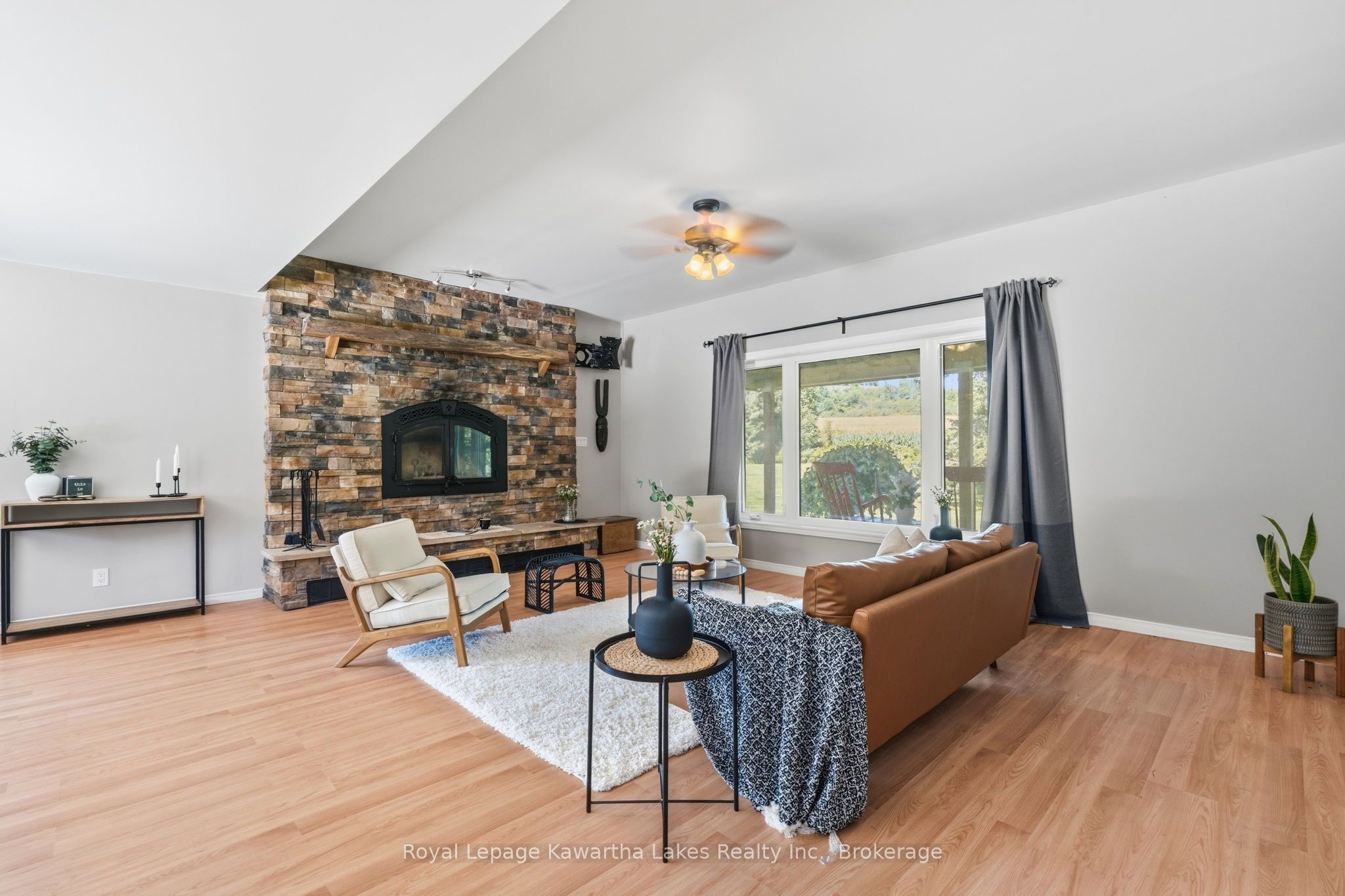 1752 Highway 35 S Property Photo 4