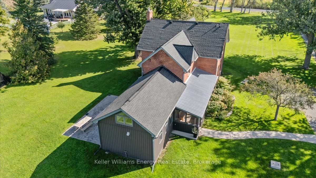 1786 Matchett Line Property Photo 2