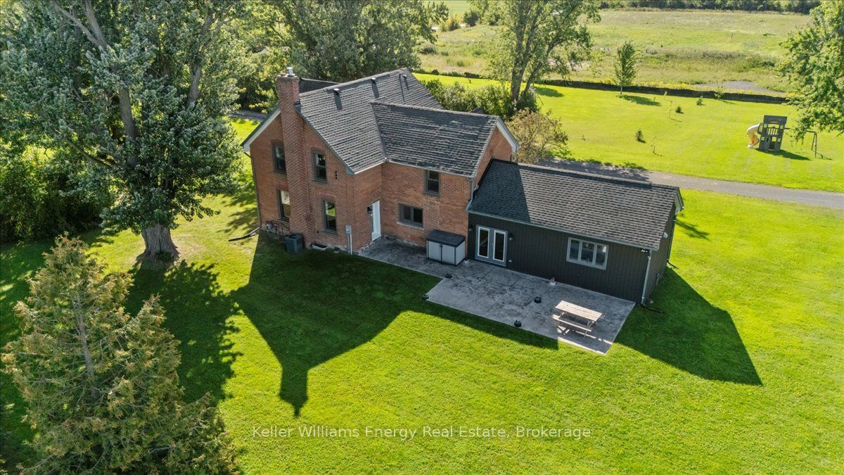 1786 Matchett Line Property Photo 4
