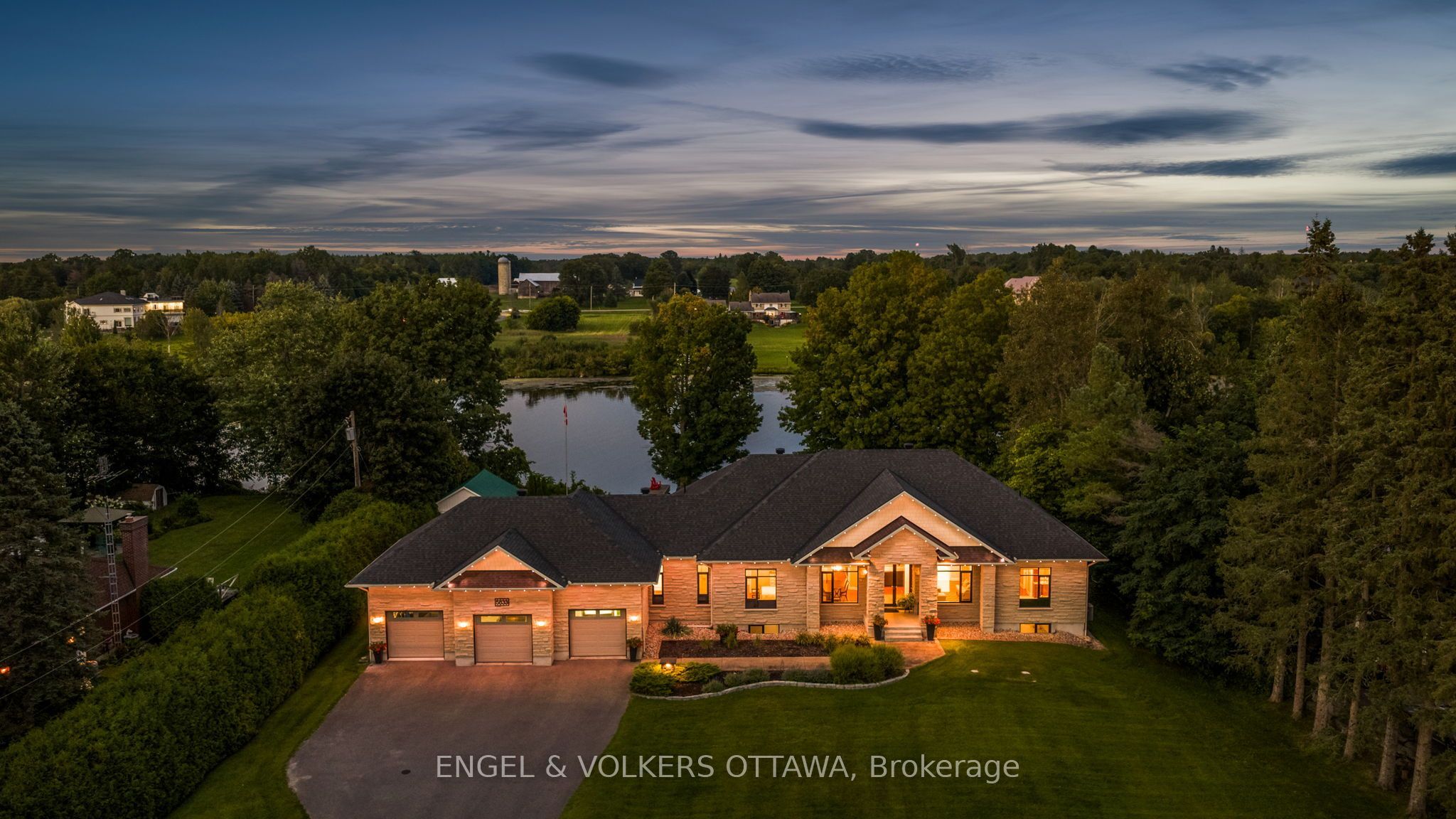5833 Rideau Valley Drive N Property Photo 1