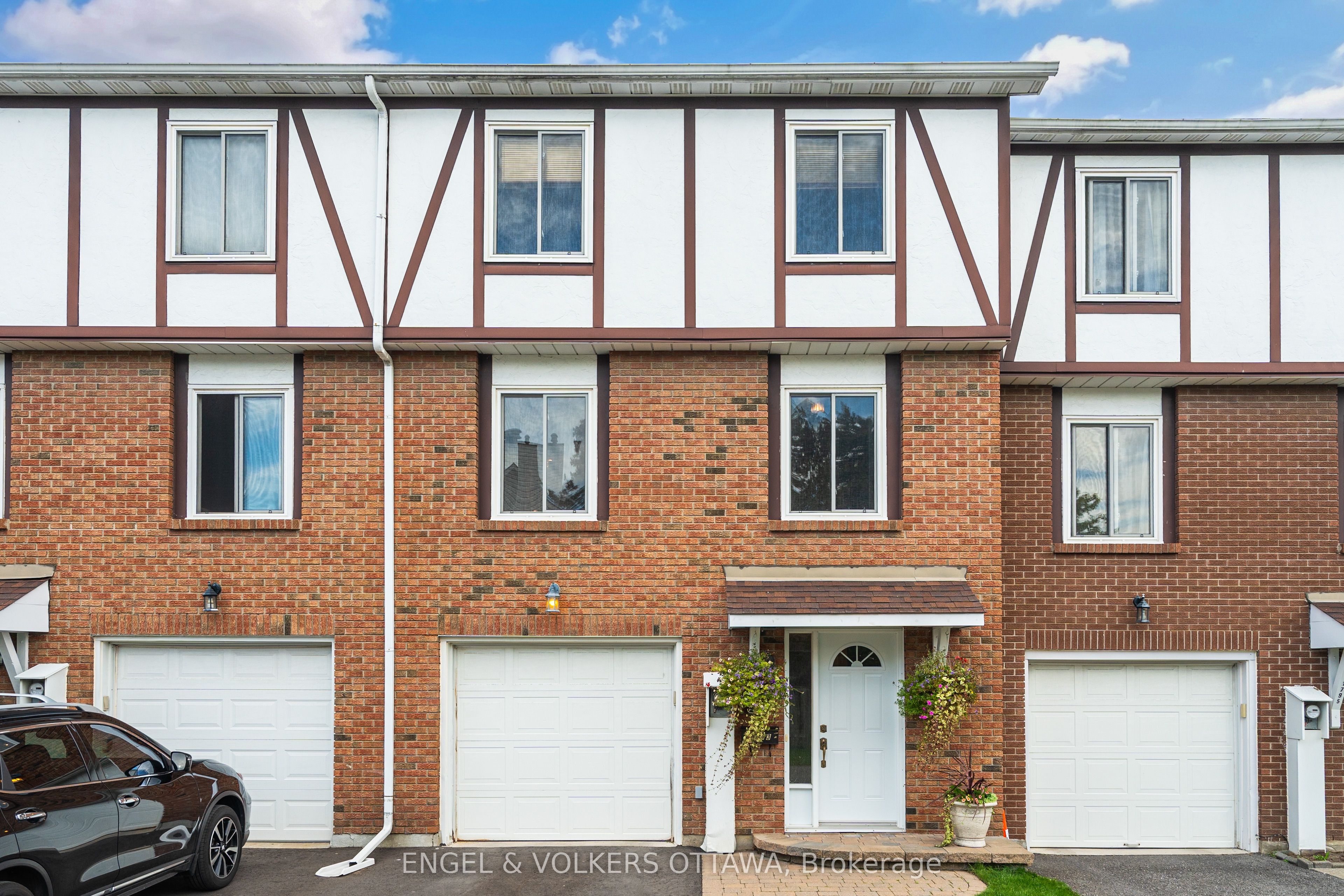 1793 Axminster Court 34 Property Photo 1
