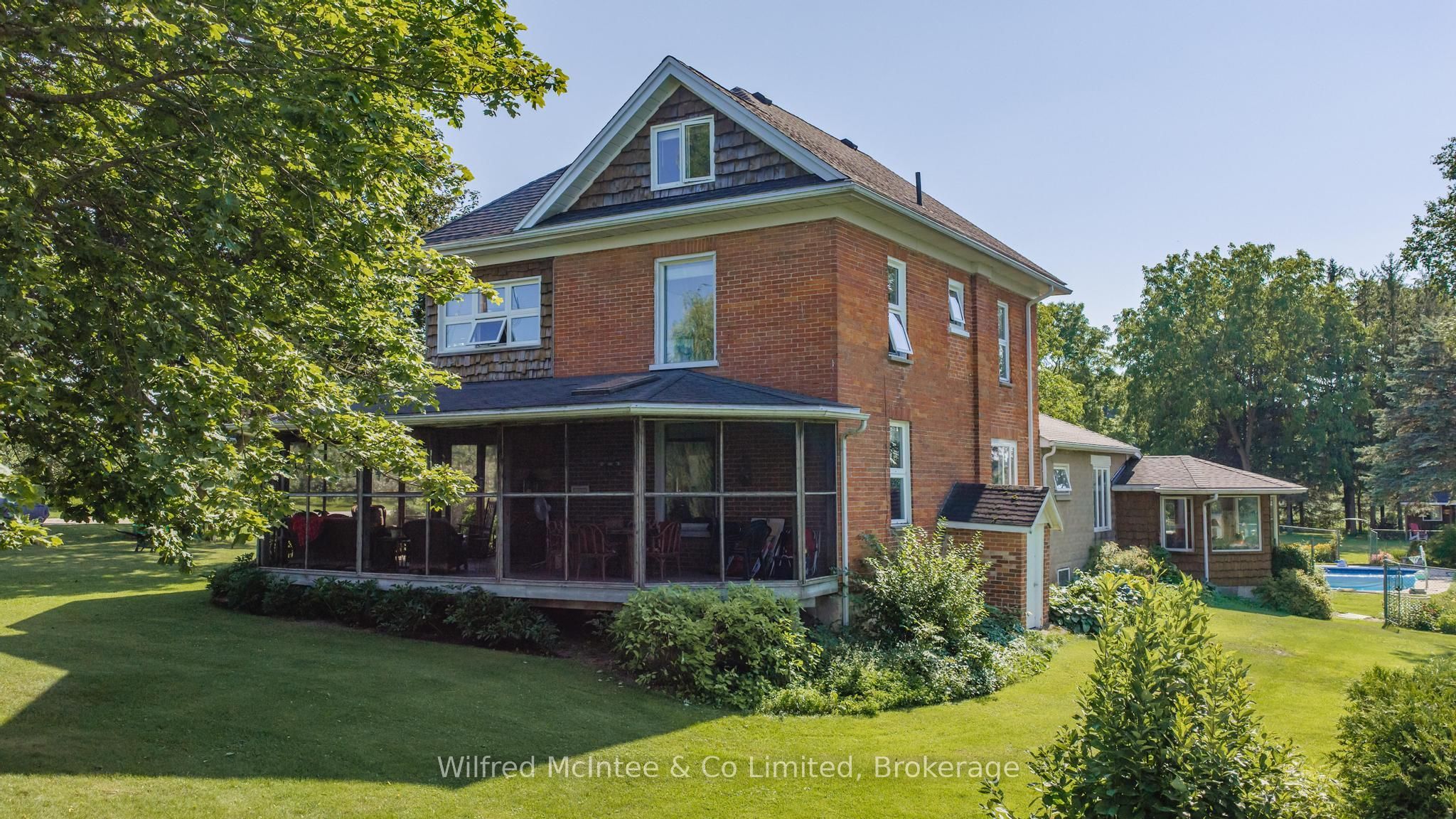 12 Bismark Street N Property Photo 1