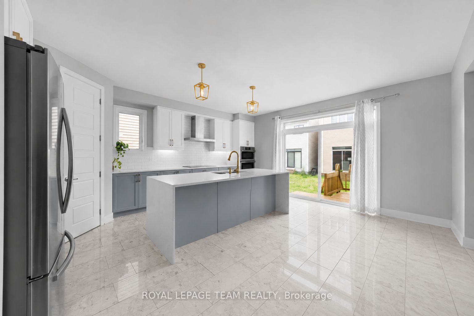 2413 Watercolours Way Property Photo 11