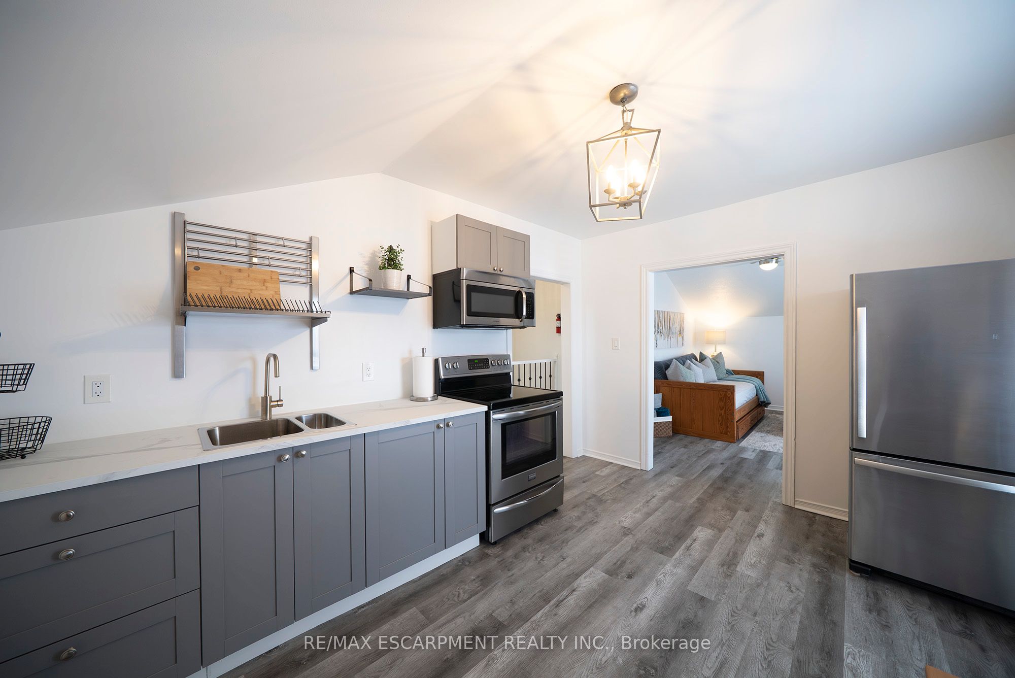171 Drummond Street Property Photo 13