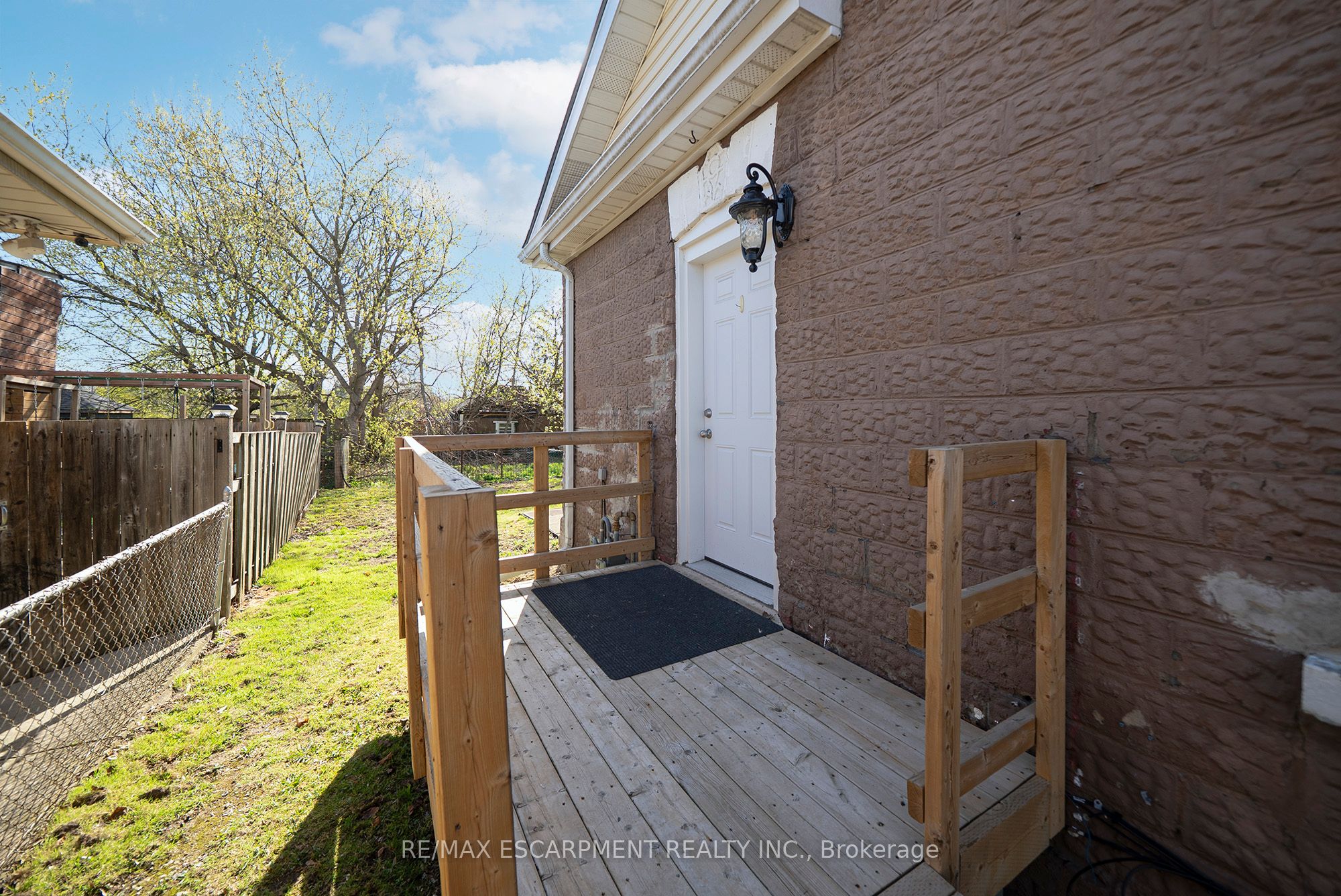 171 Drummond Street Property Photo 19