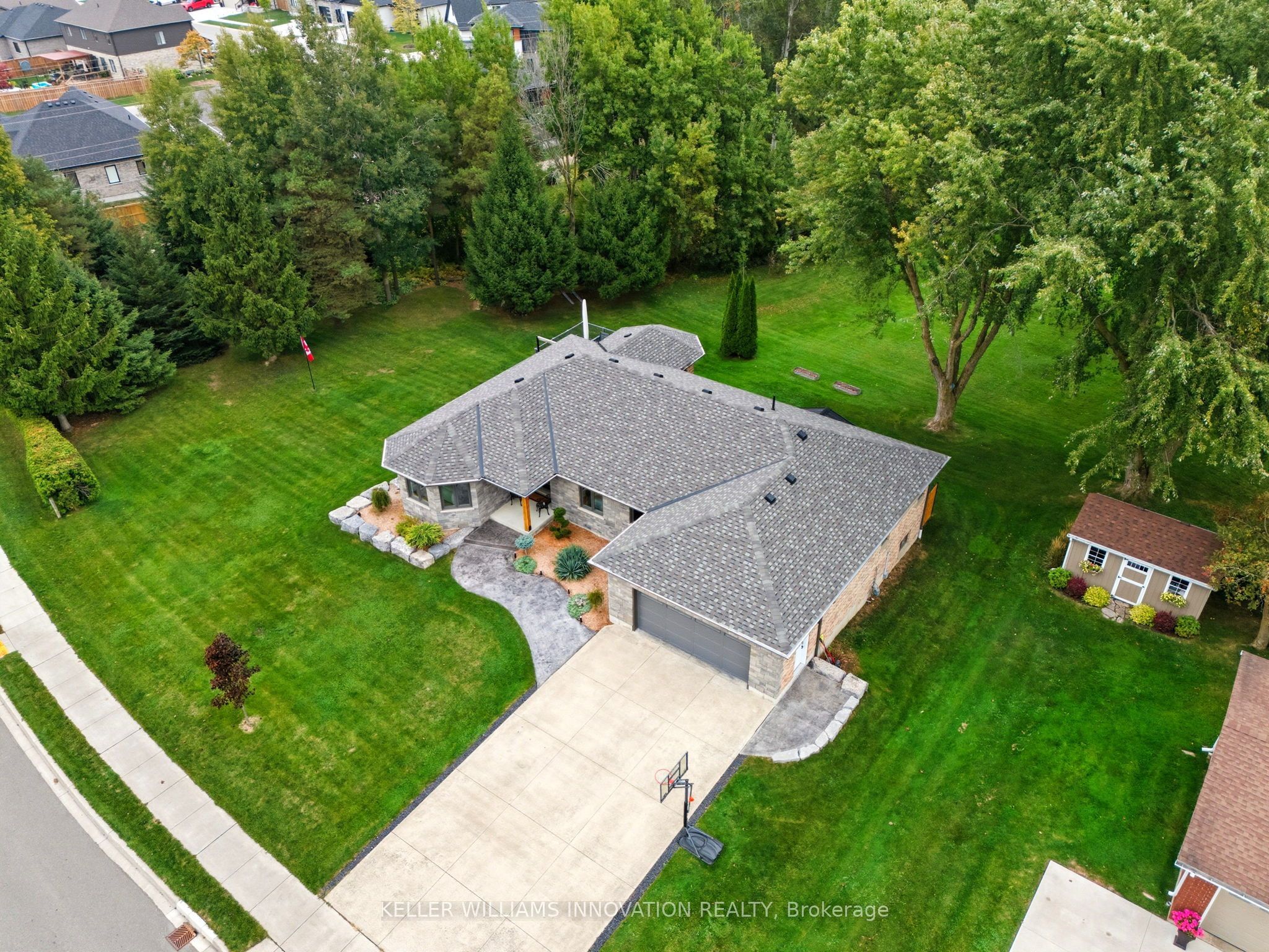 29 Mcdonald Street W Property Photo 2