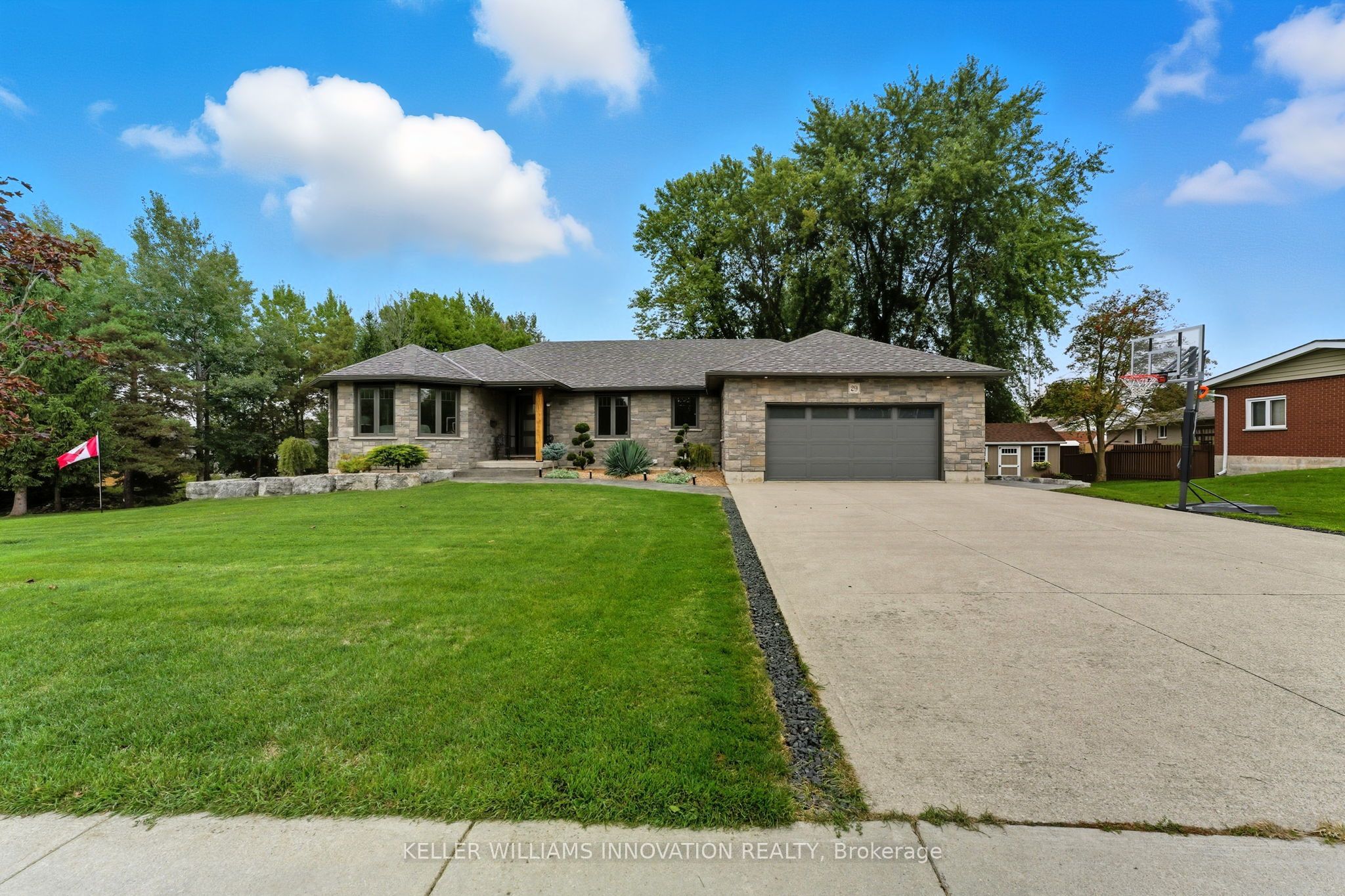 29 Mcdonald Street W Property Photo 5