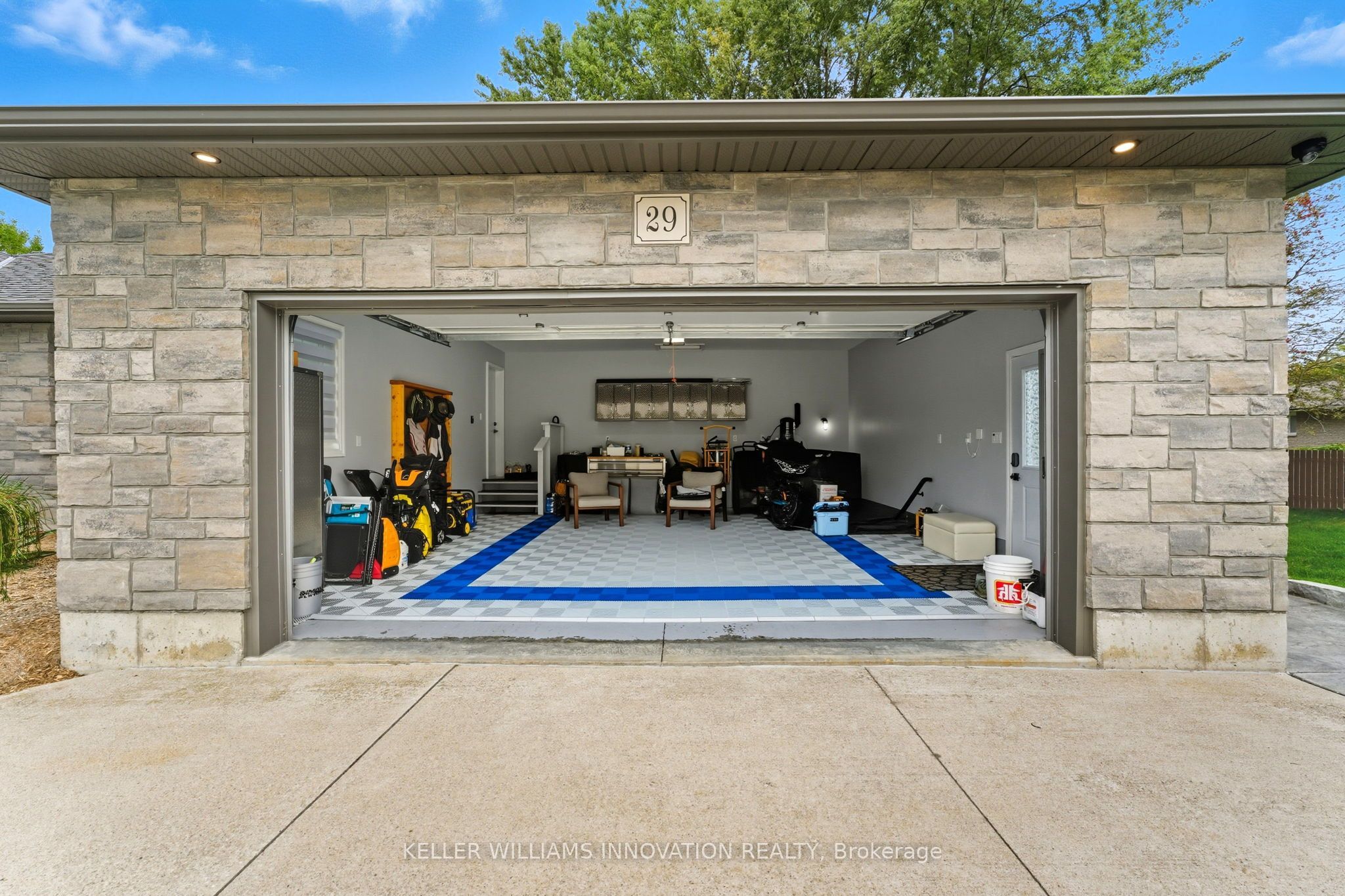 29 Mcdonald Street W Property Photo 7