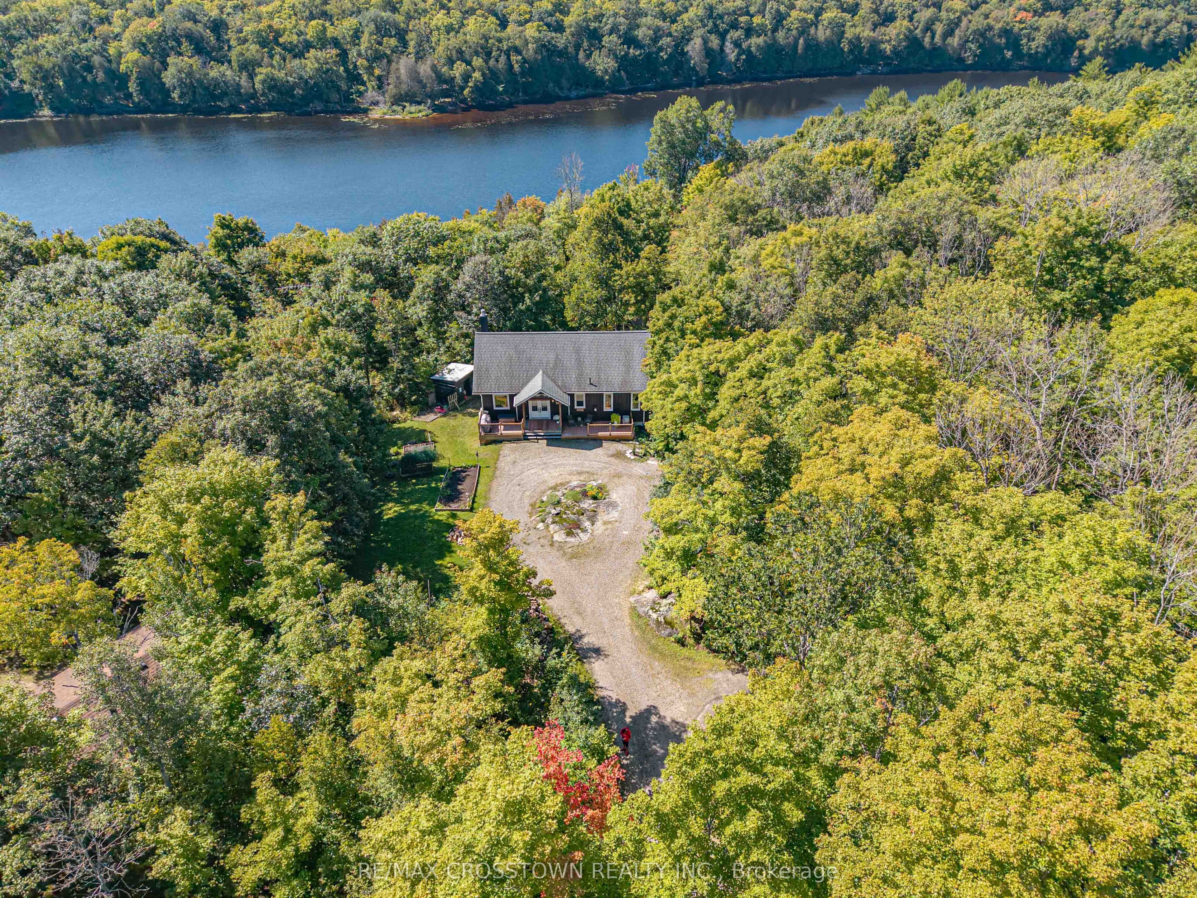 482 East Poverty Bay Road Property Photo 1