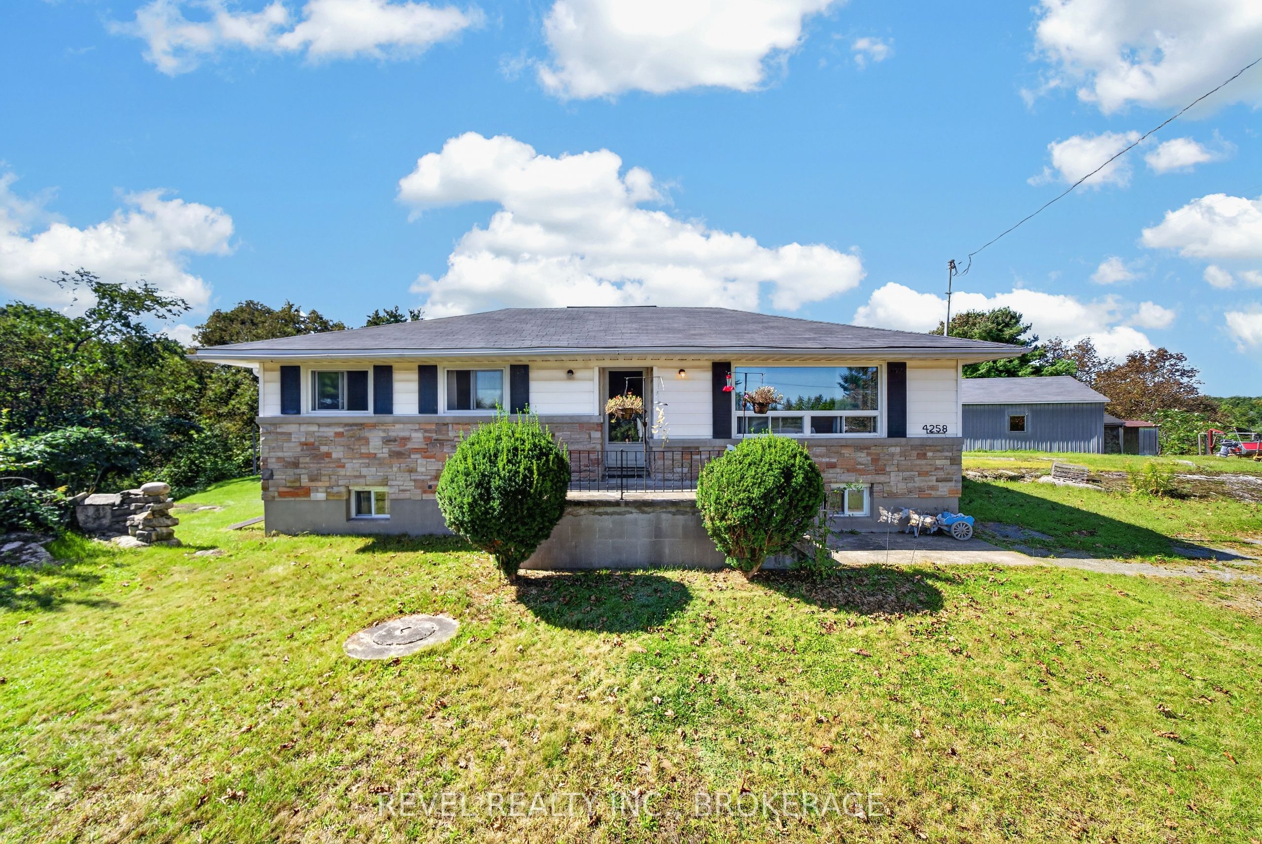 4258 Hwy 15 Property Photo 1