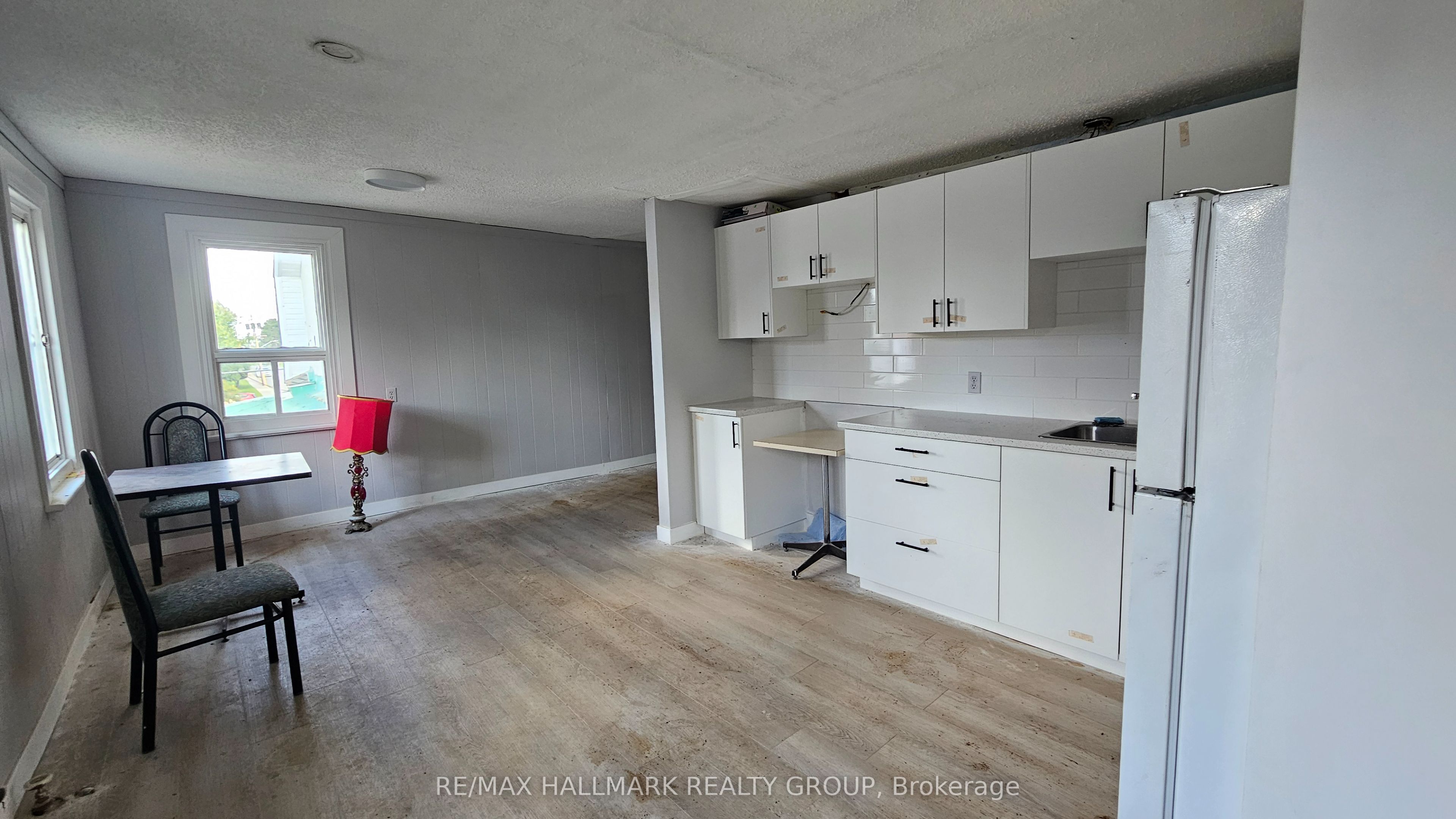 3762 Champlain Road Property Photo 6