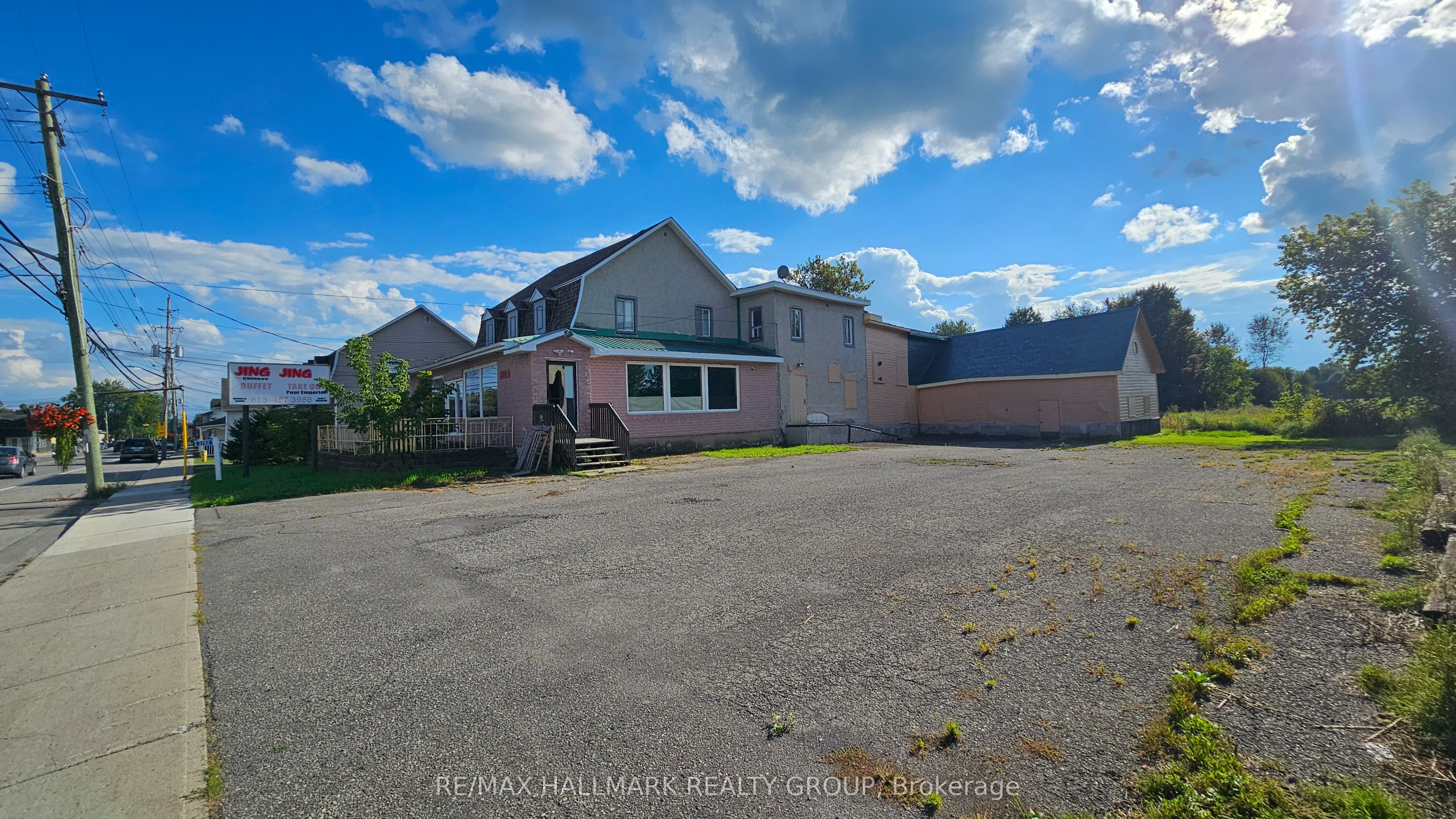 3762 Champlain Road Property Photo 9