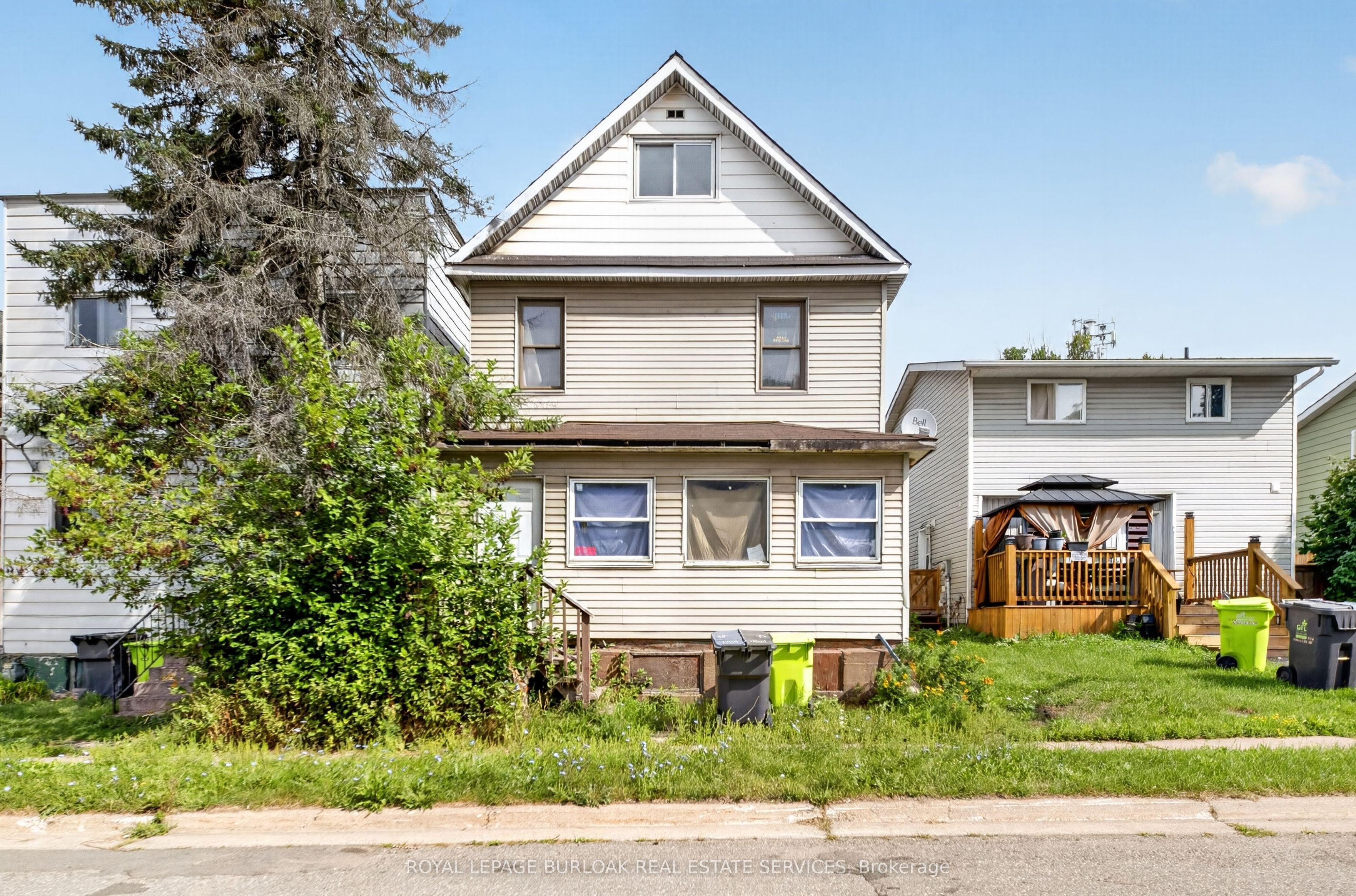 678 Albert Street W Property Photo 1