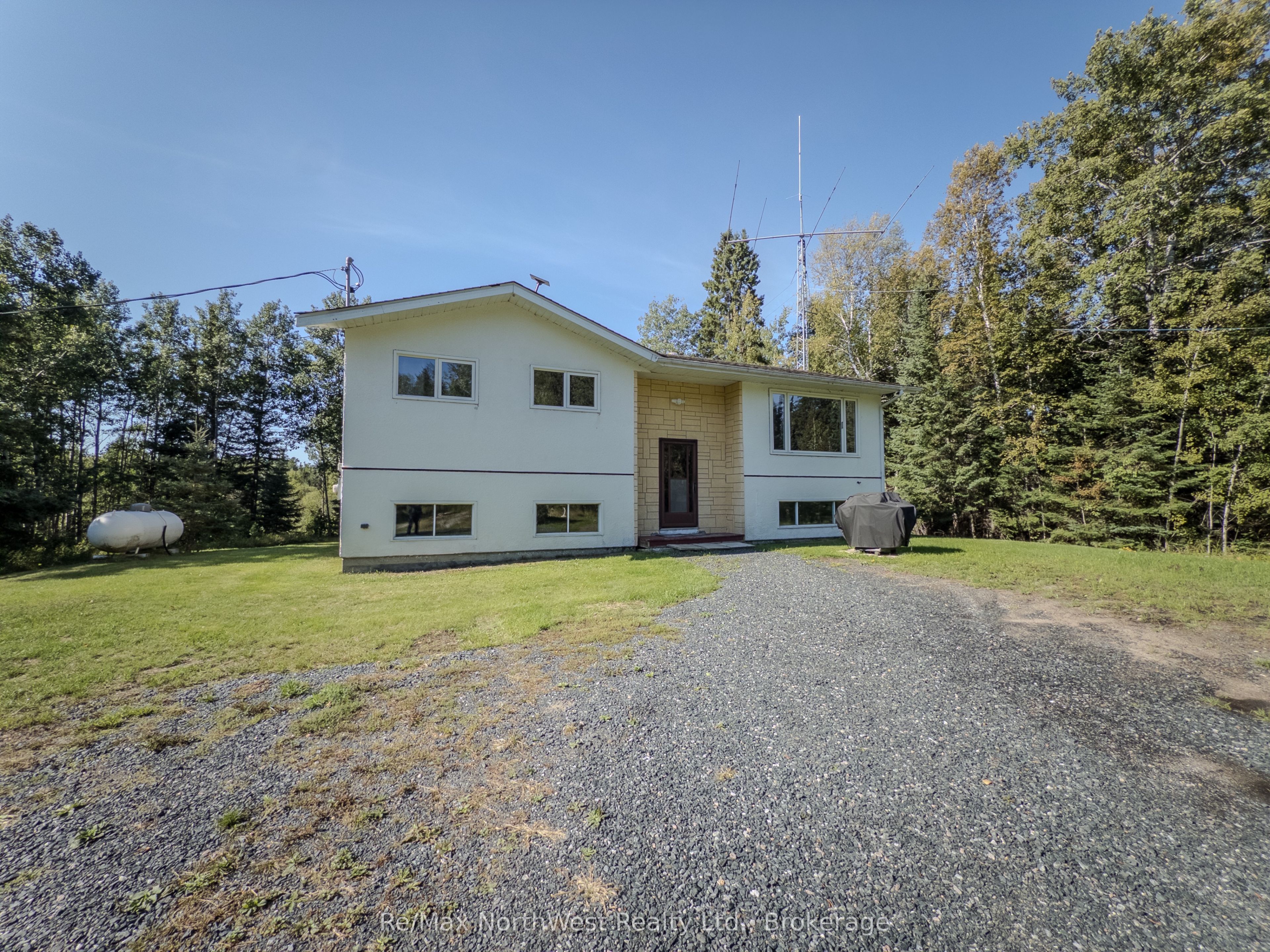693 Carlton Road Property Photo 1
