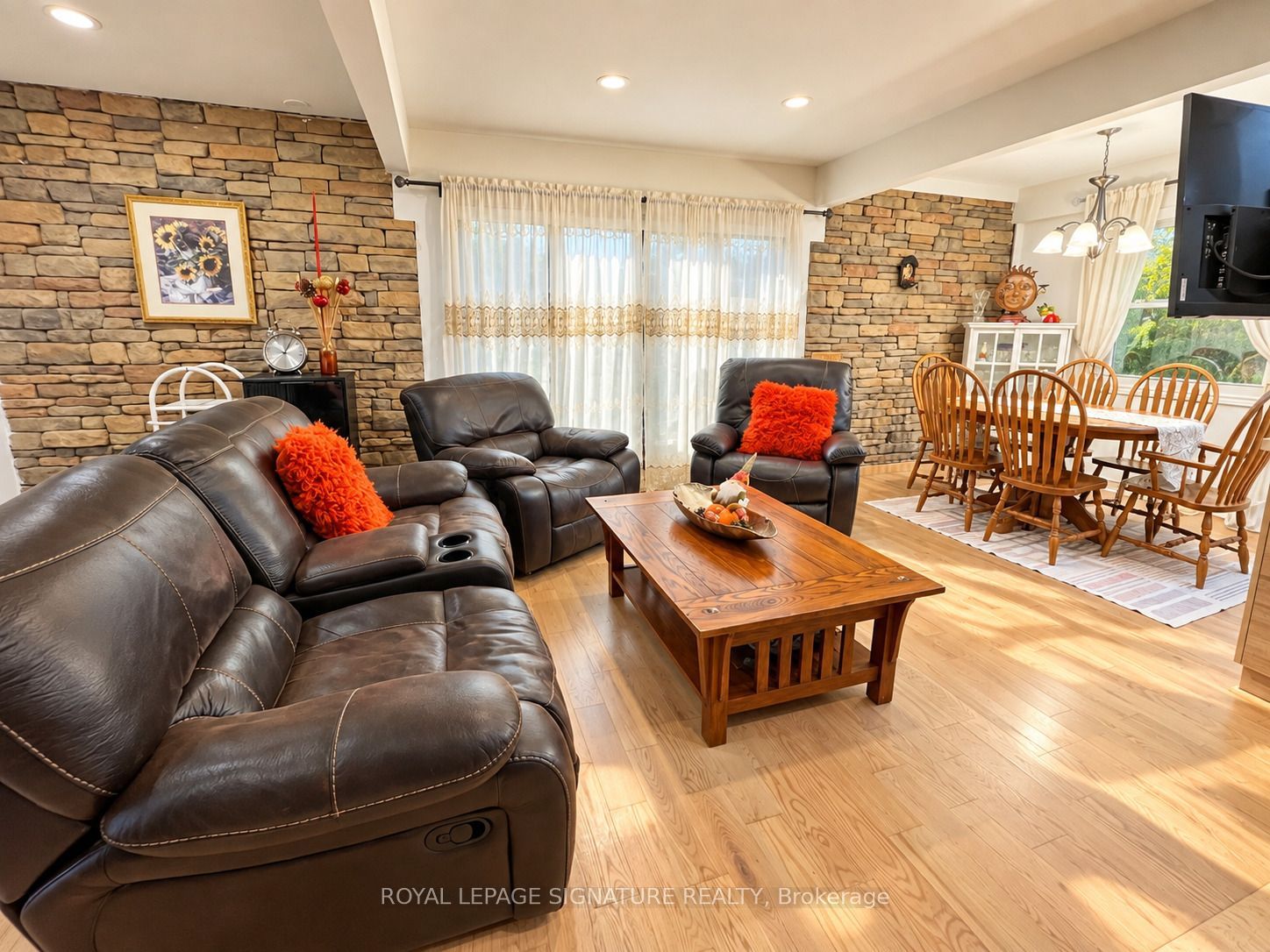 32 Hargrave Road Property Photo 2