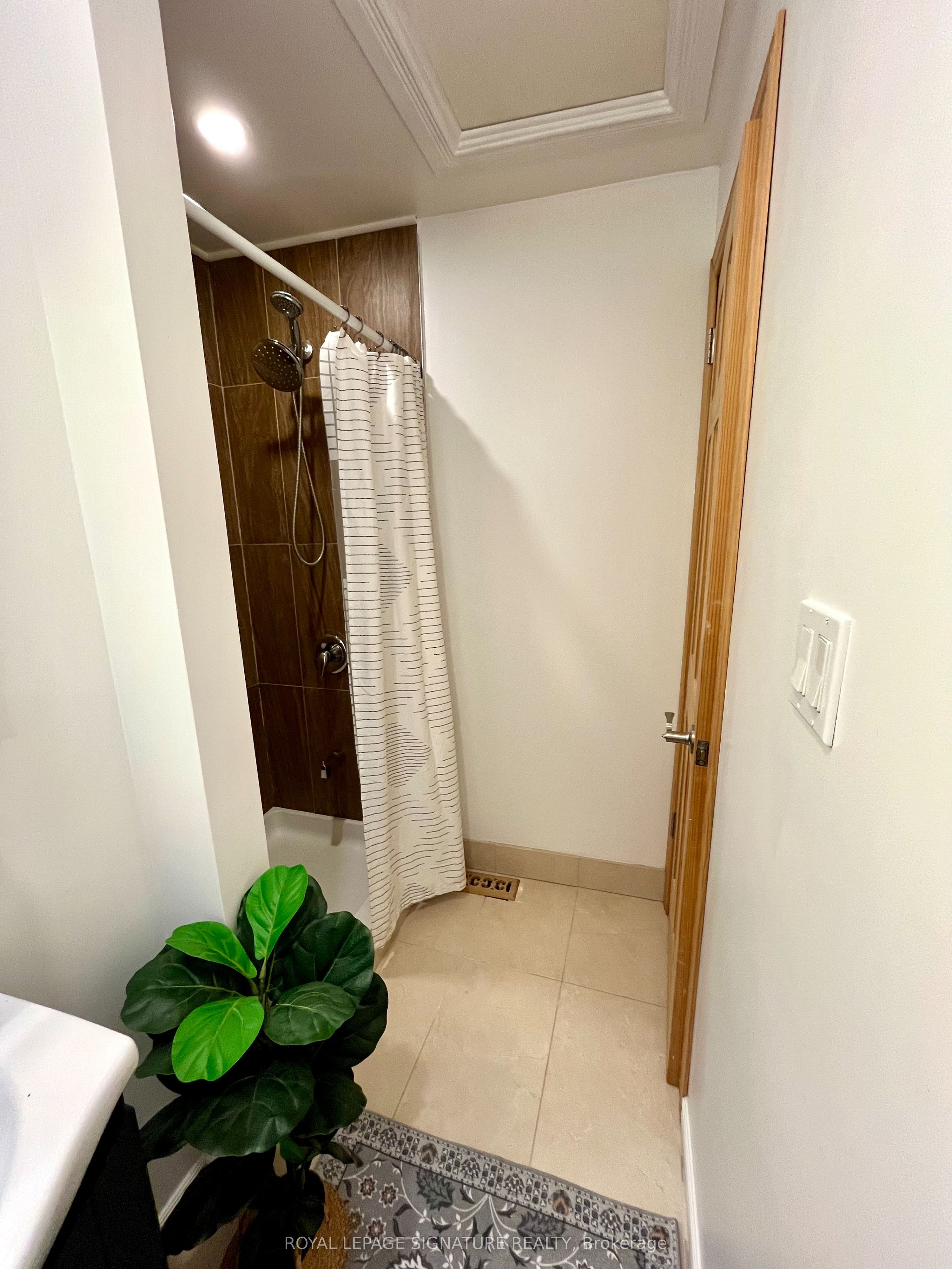 32 Hargrave Road Property Photo 12