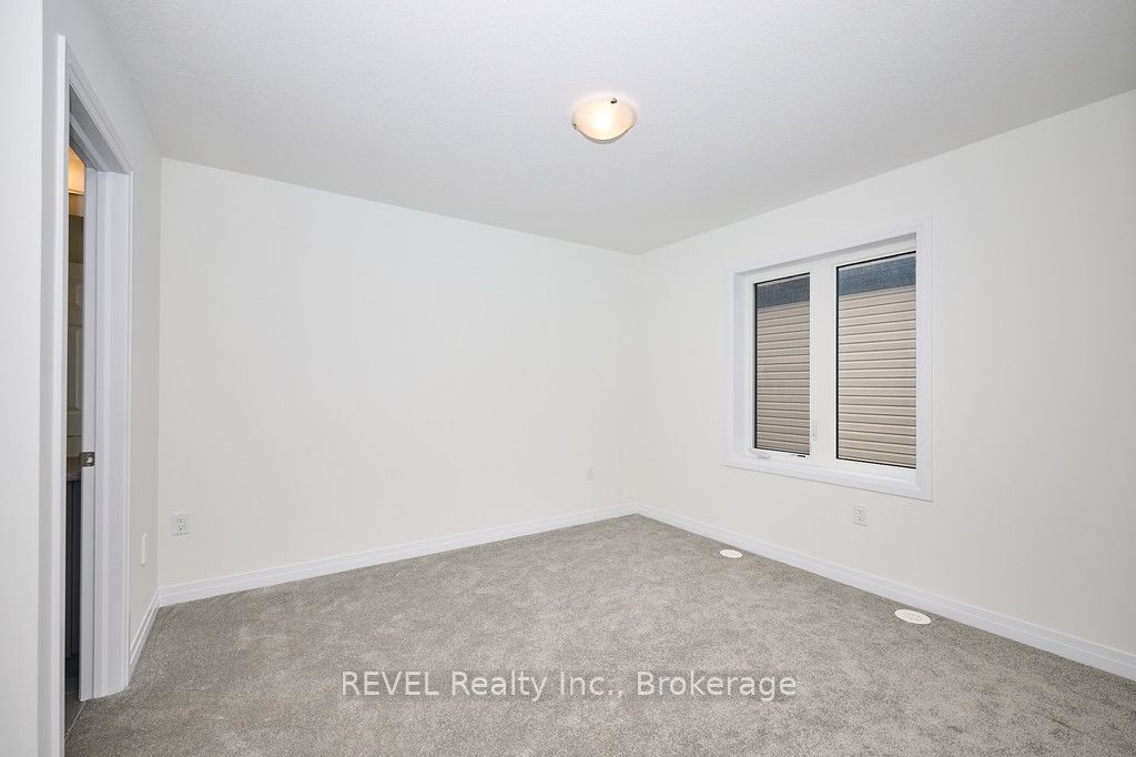 68 Feather Road Property Photo 15