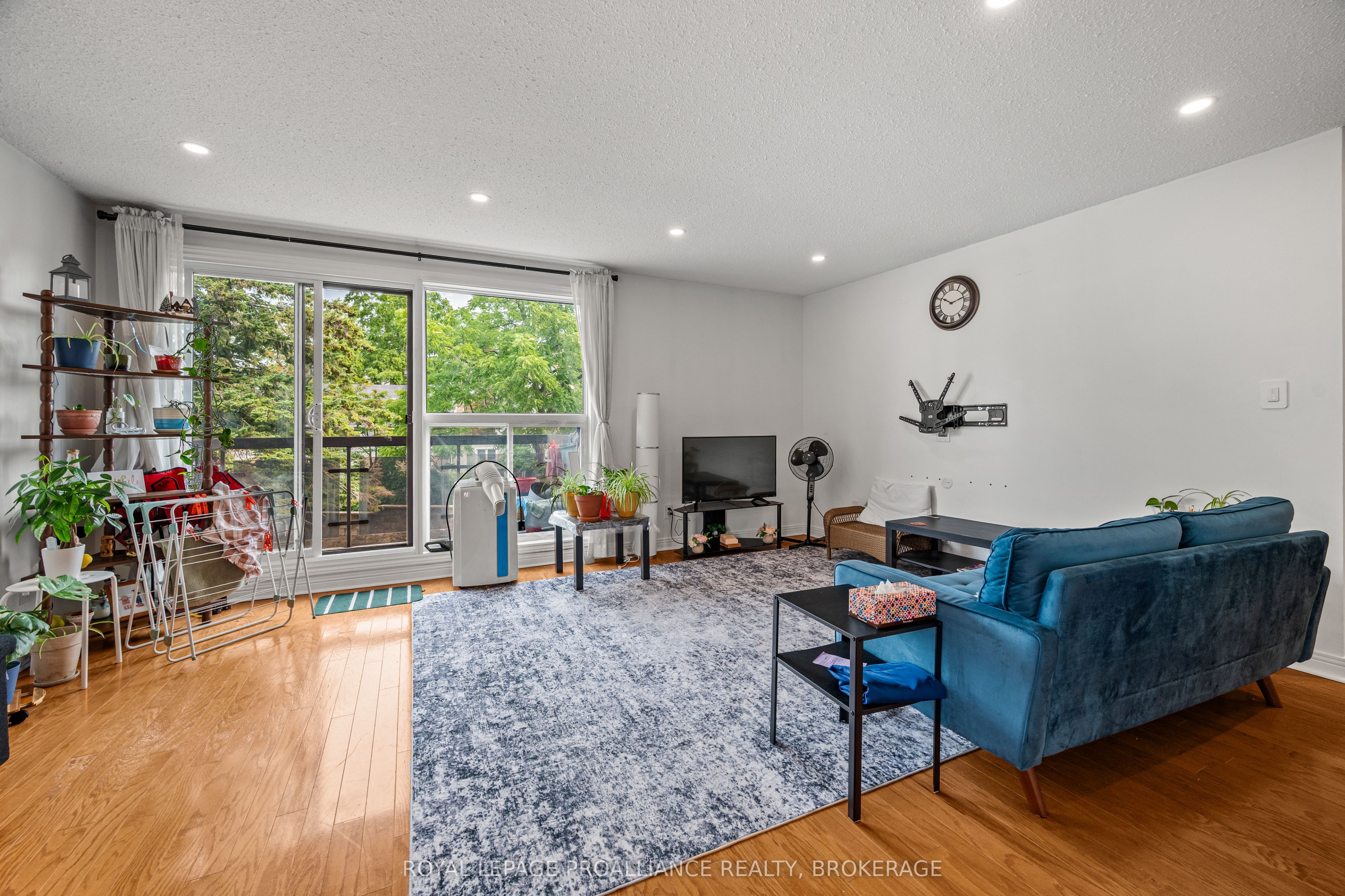 315 Regent Street 201 Property Photo 17