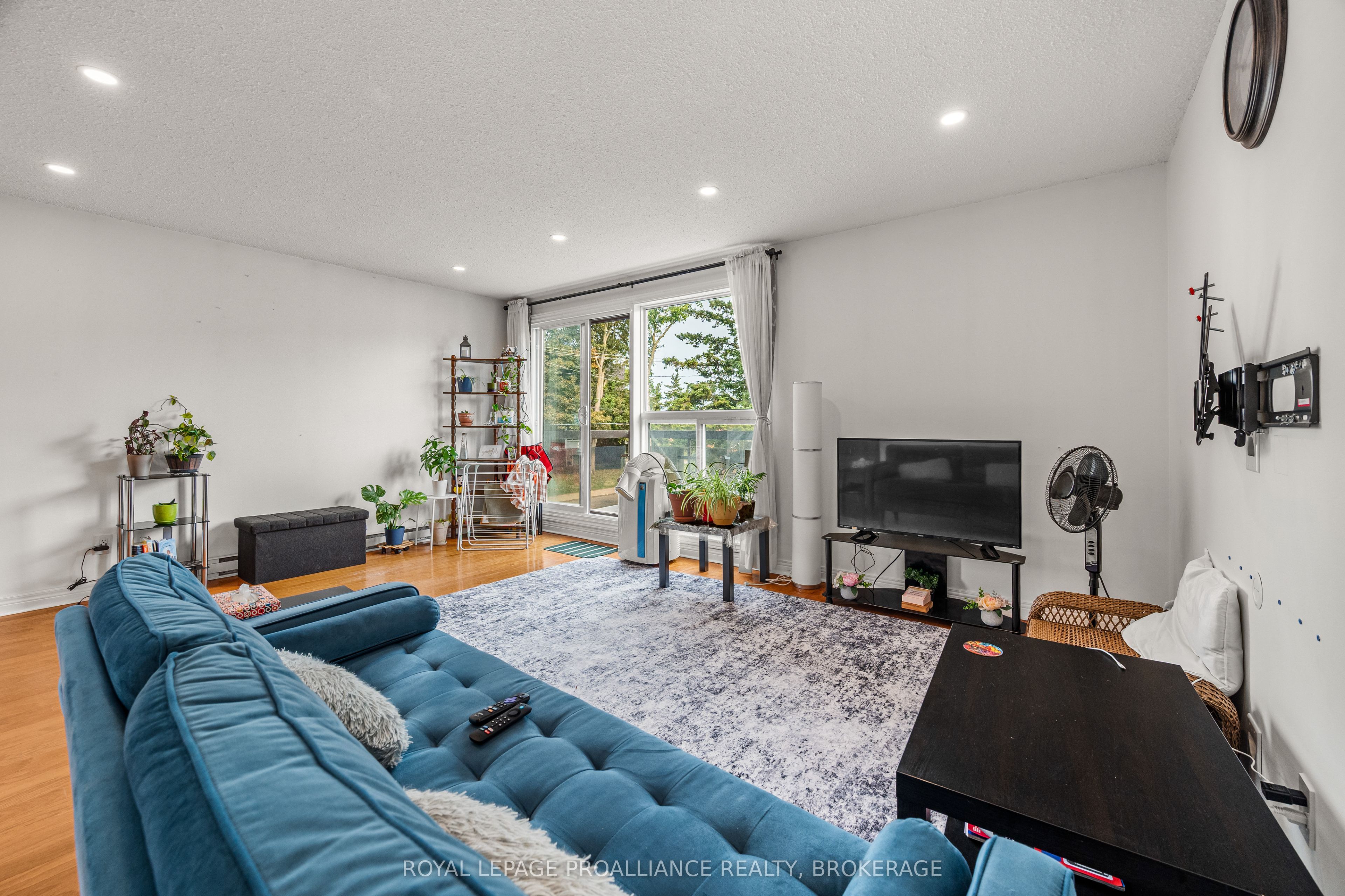 315 Regent Street 201 Property Photo 18