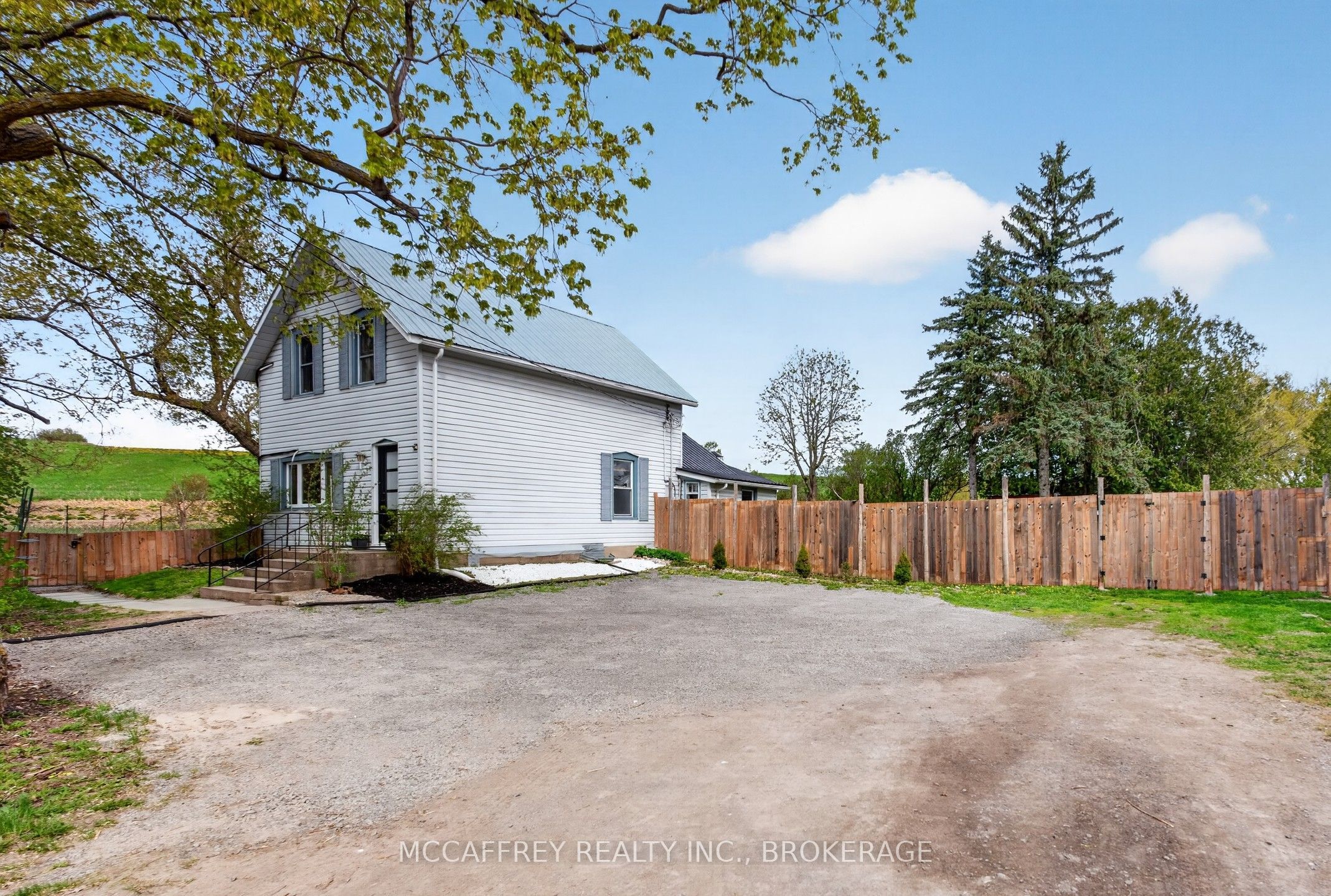 476 Hoards Road Property Photo 1