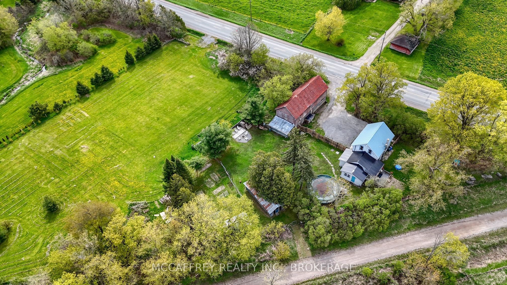 476 Hoards Road Property Photo 2